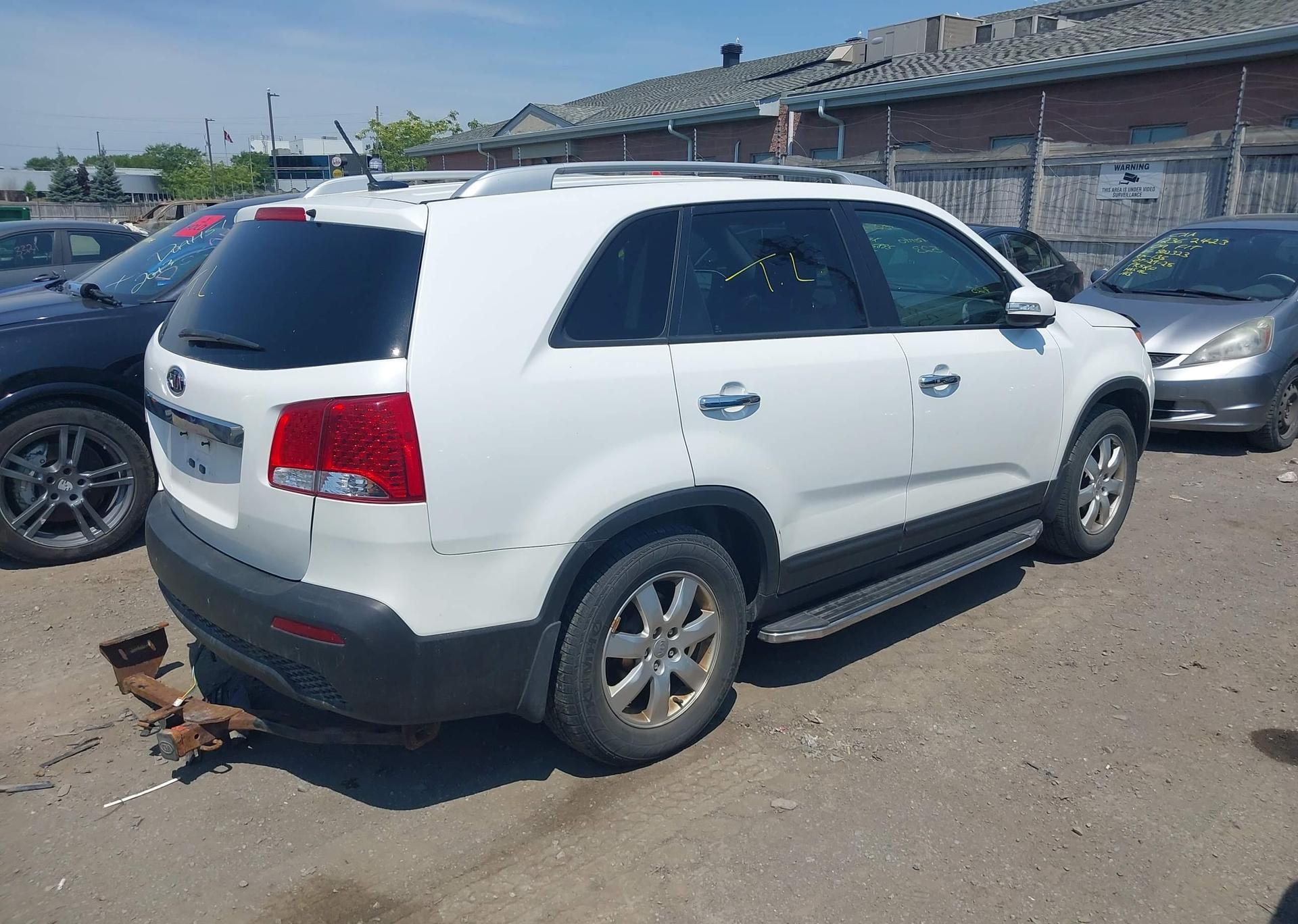 2013 KIA SORENTO LX