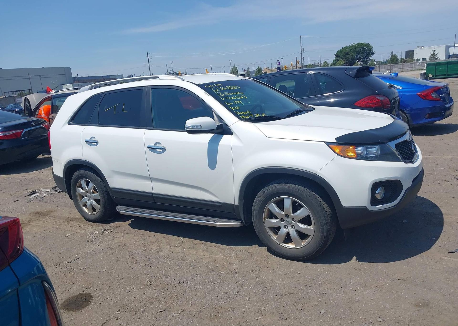 2013 KIA SORENTO LX