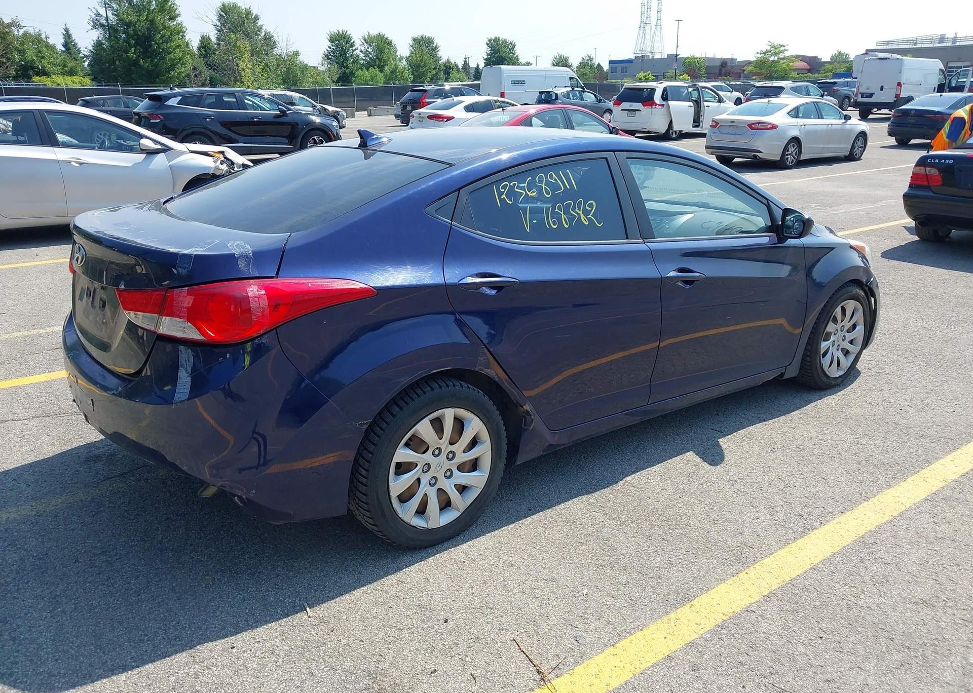 2013 HYUNDAI ELANTRA GL