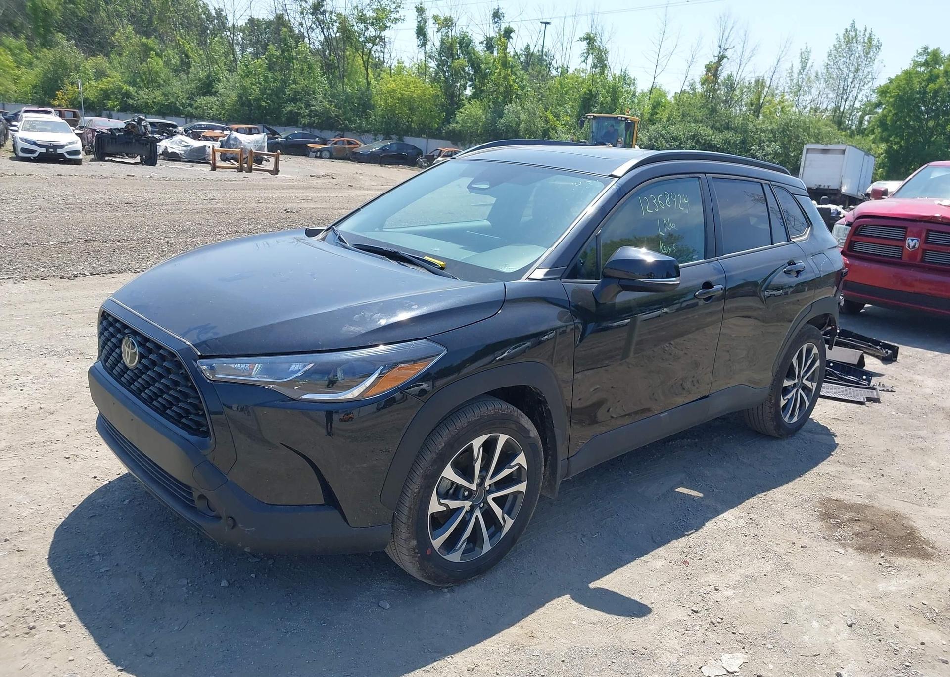 2024 TOYOTA COROLLA CROSS LE