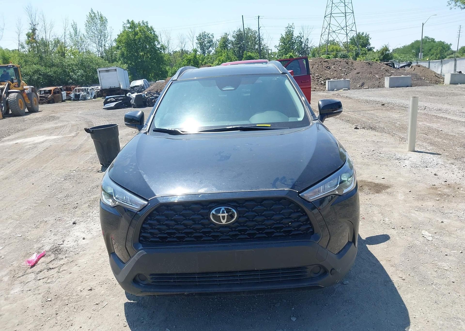 2024 TOYOTA COROLLA CROSS LE