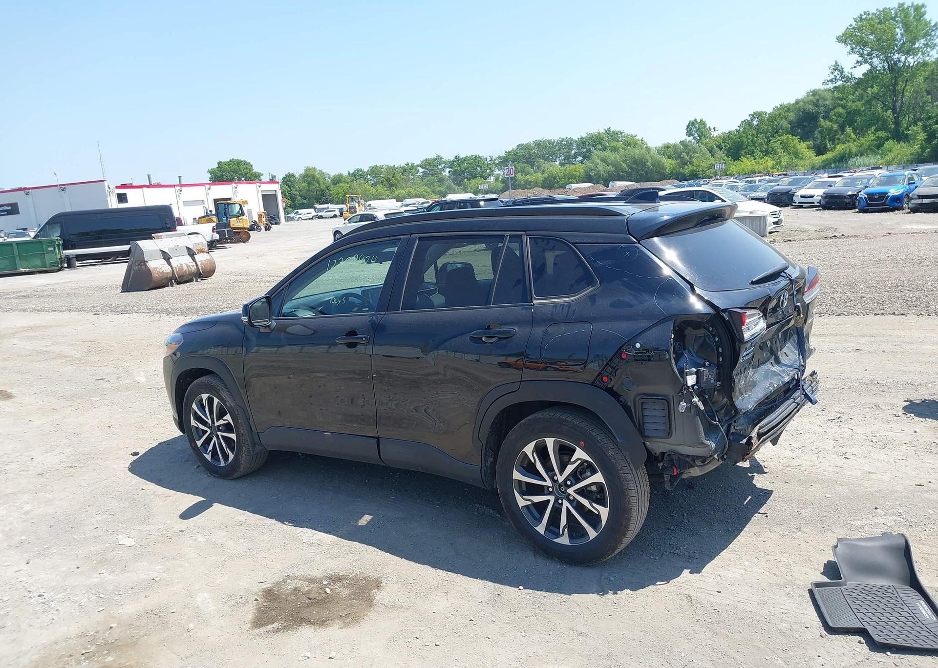 2024 TOYOTA COROLLA CROSS LE