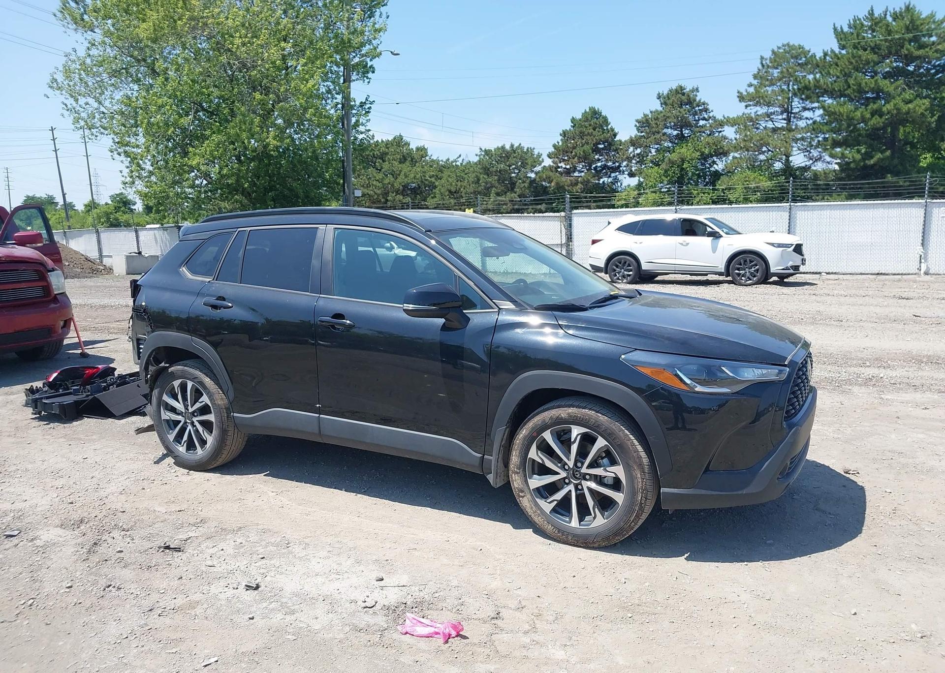2024 TOYOTA COROLLA CROSS LE