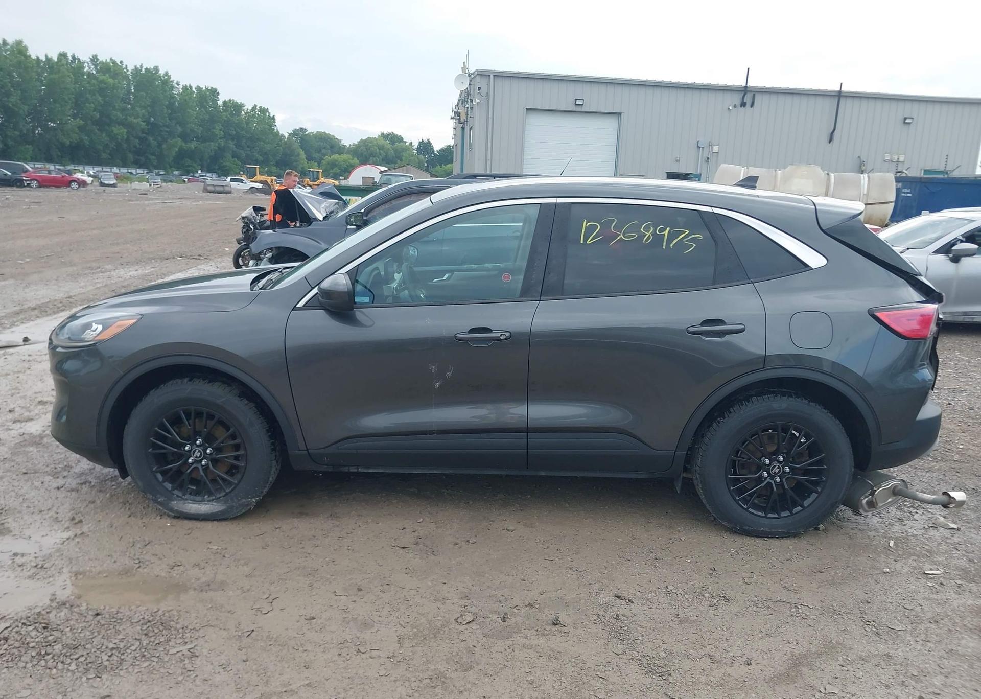 2020 FORD ESCAPE SE