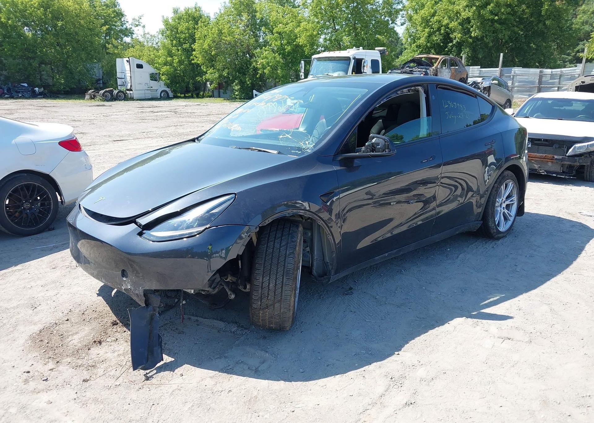 2024 TESLA MODEL Y LONG RANGE