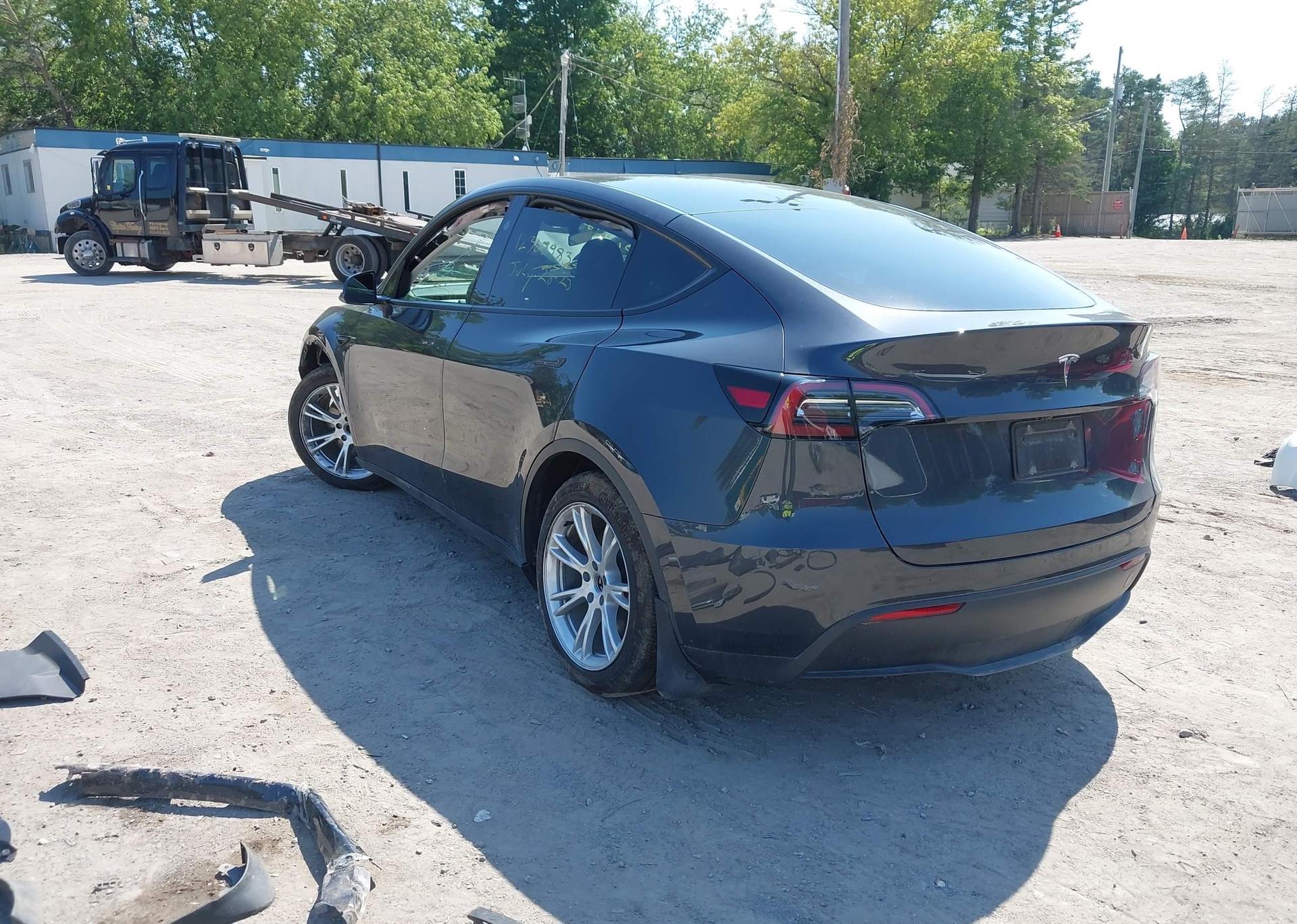 2024 TESLA MODEL Y LONG RANGE