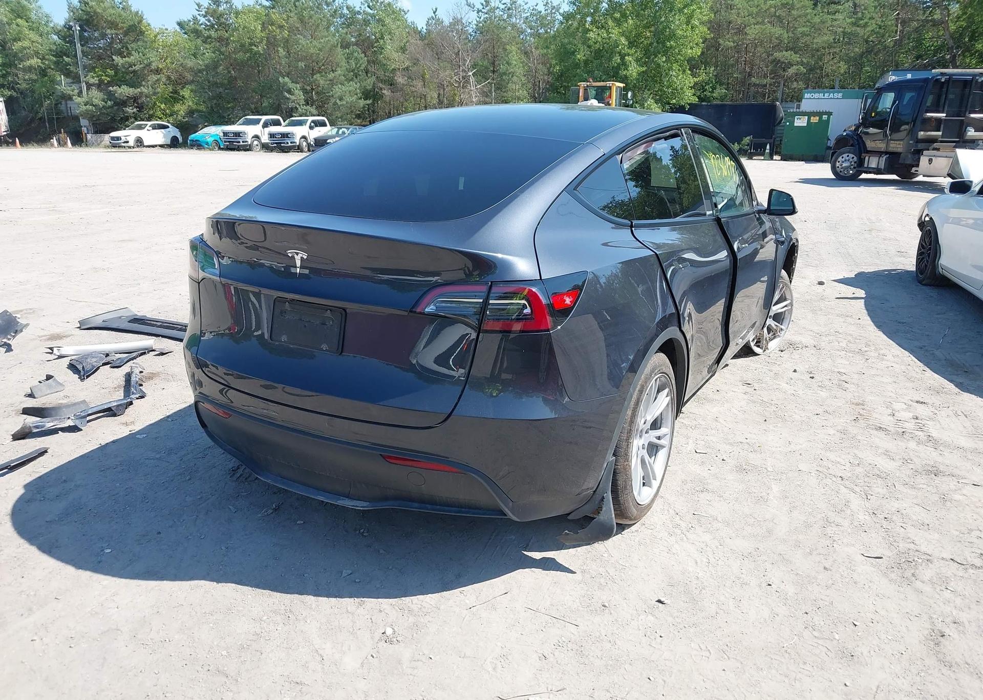 2024 TESLA MODEL Y LONG RANGE