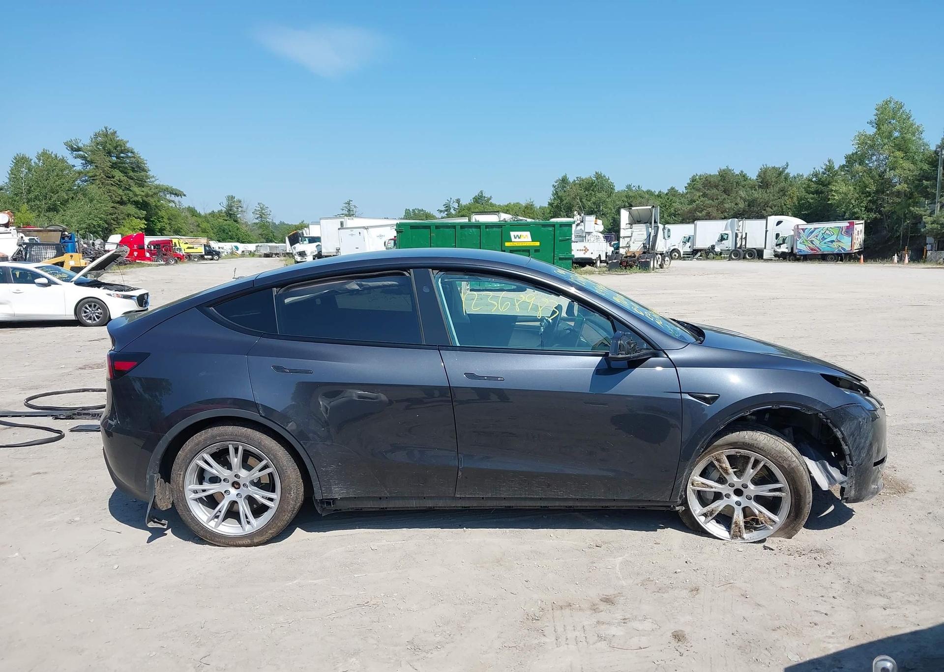 2024 TESLA MODEL Y LONG RANGE