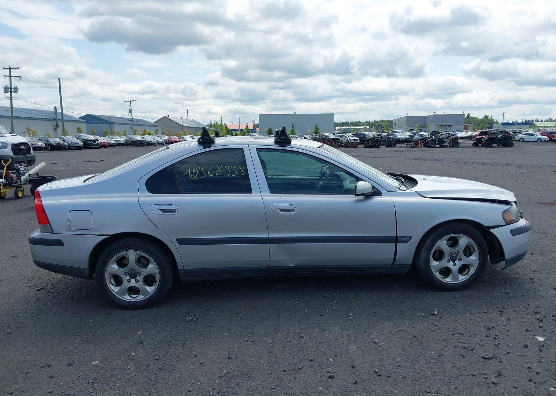 2004 VOLVO S60