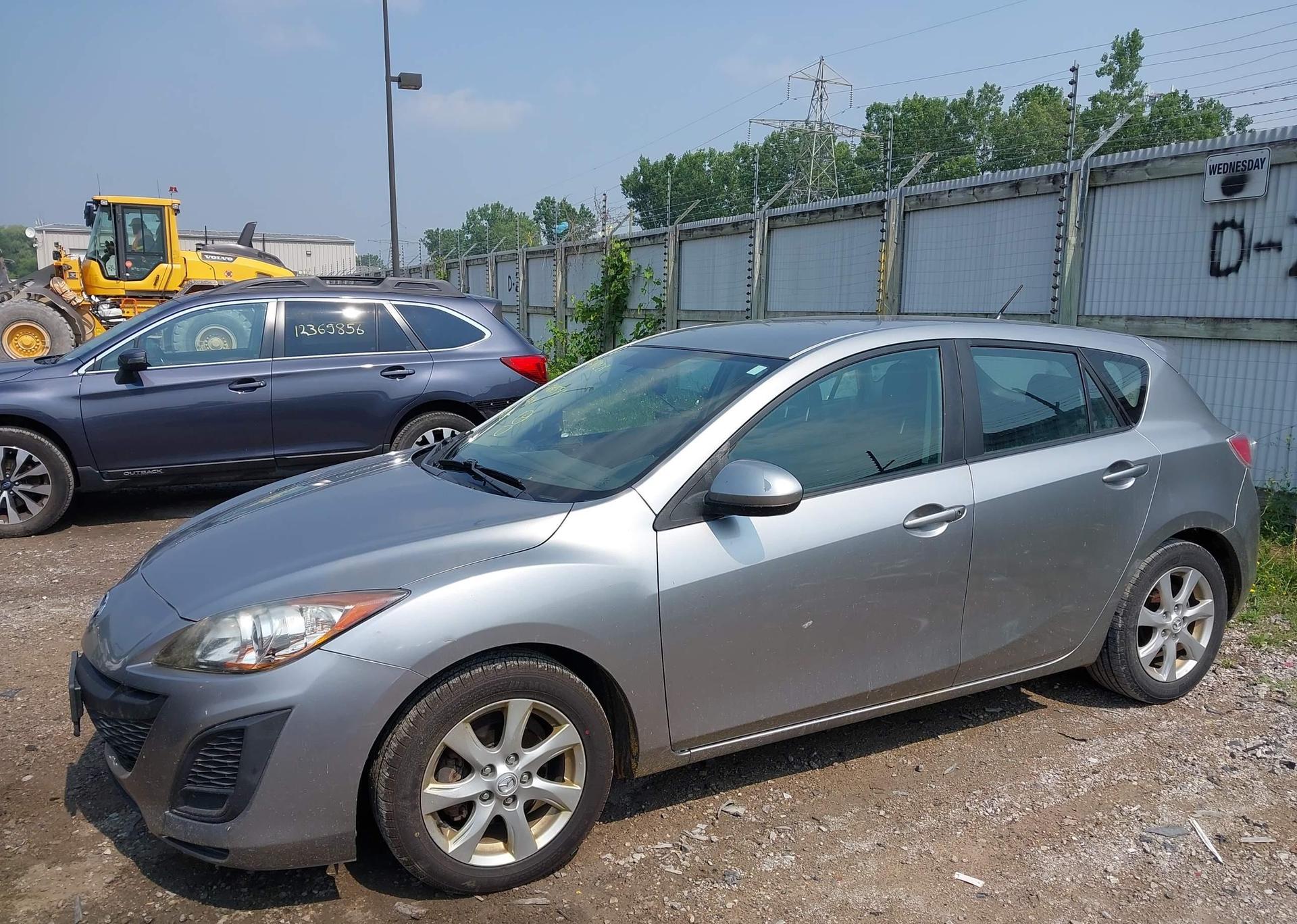 2011 MAZDA 3 I