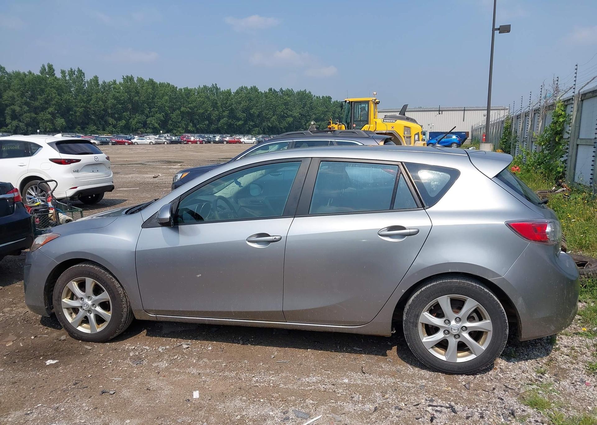 2011 MAZDA 3 I