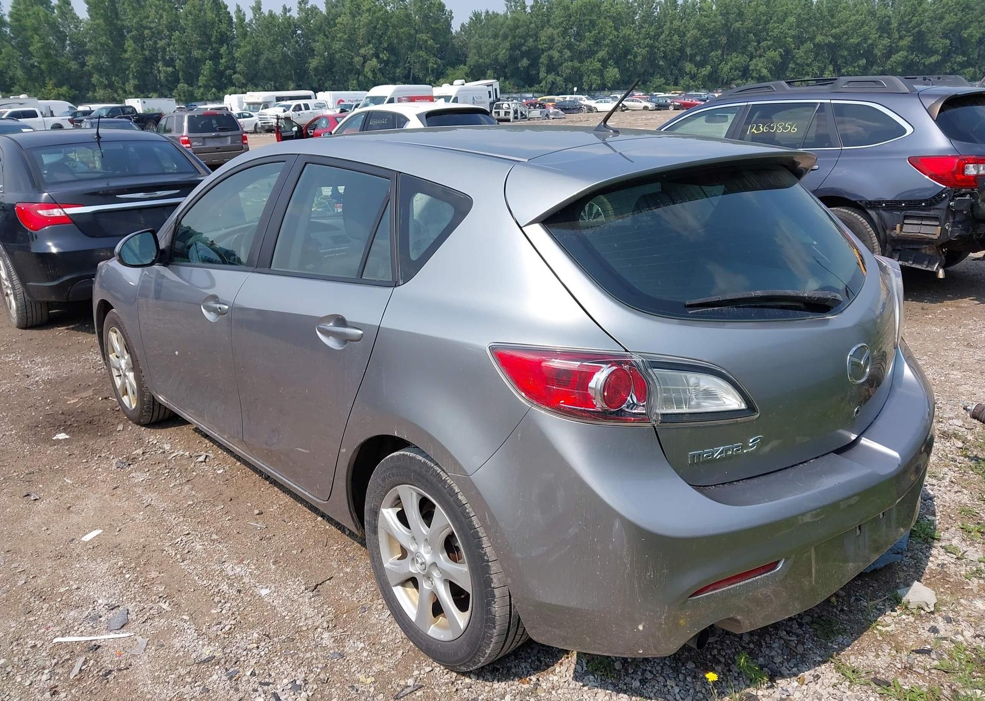 2011 MAZDA 3 I