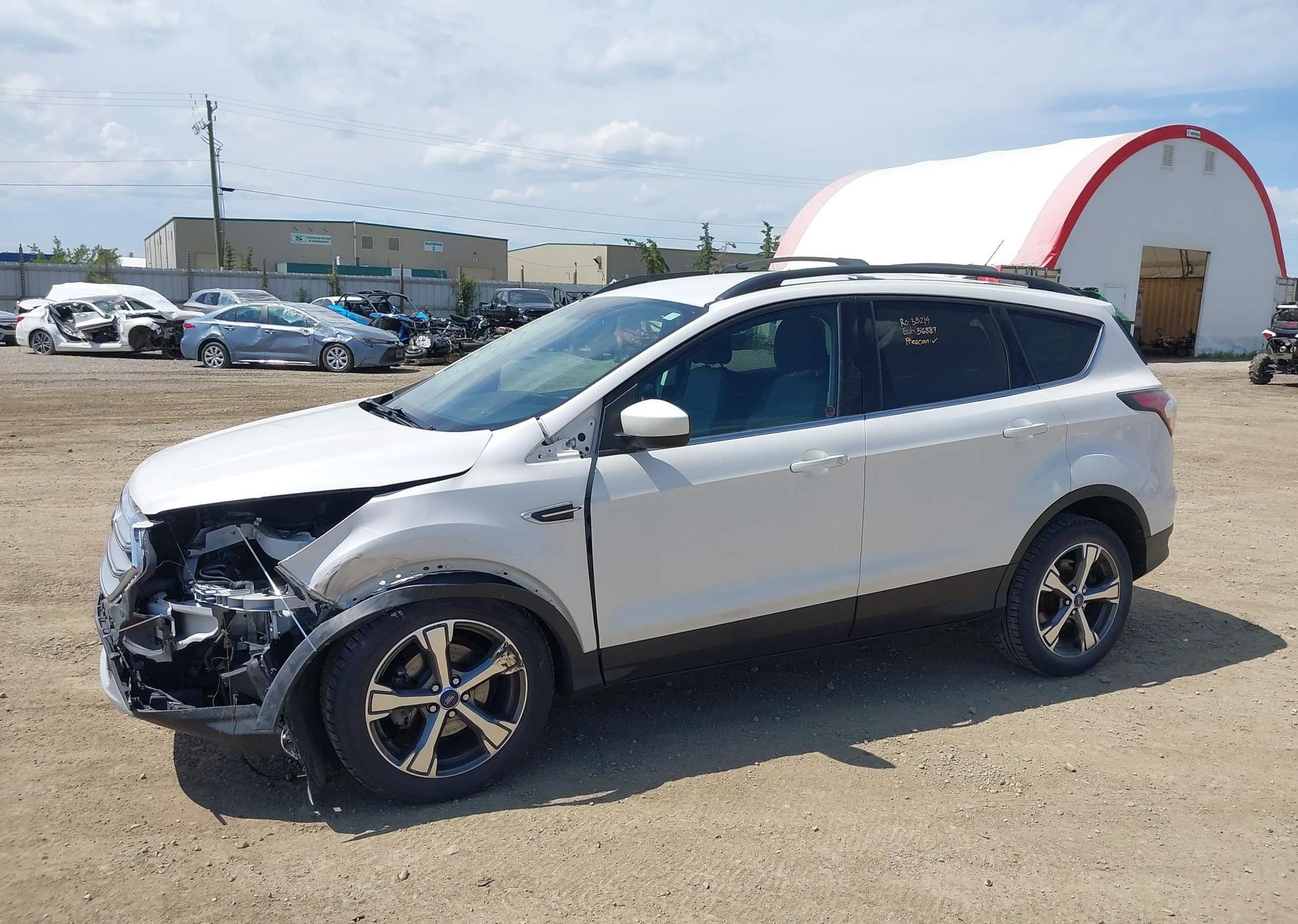 2017 FORD ESCAPE SE