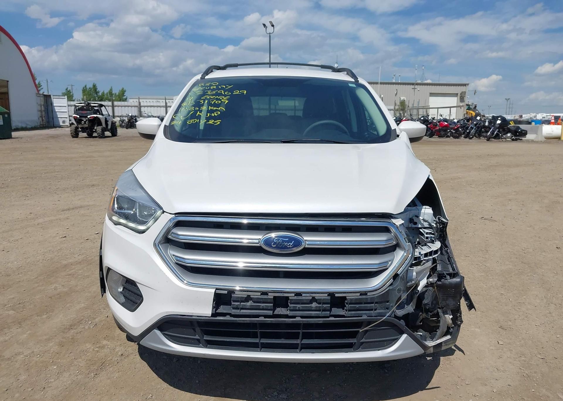 2017 FORD ESCAPE SE