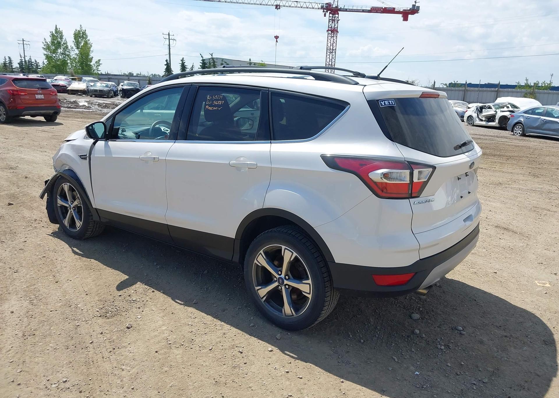 2017 FORD ESCAPE SE