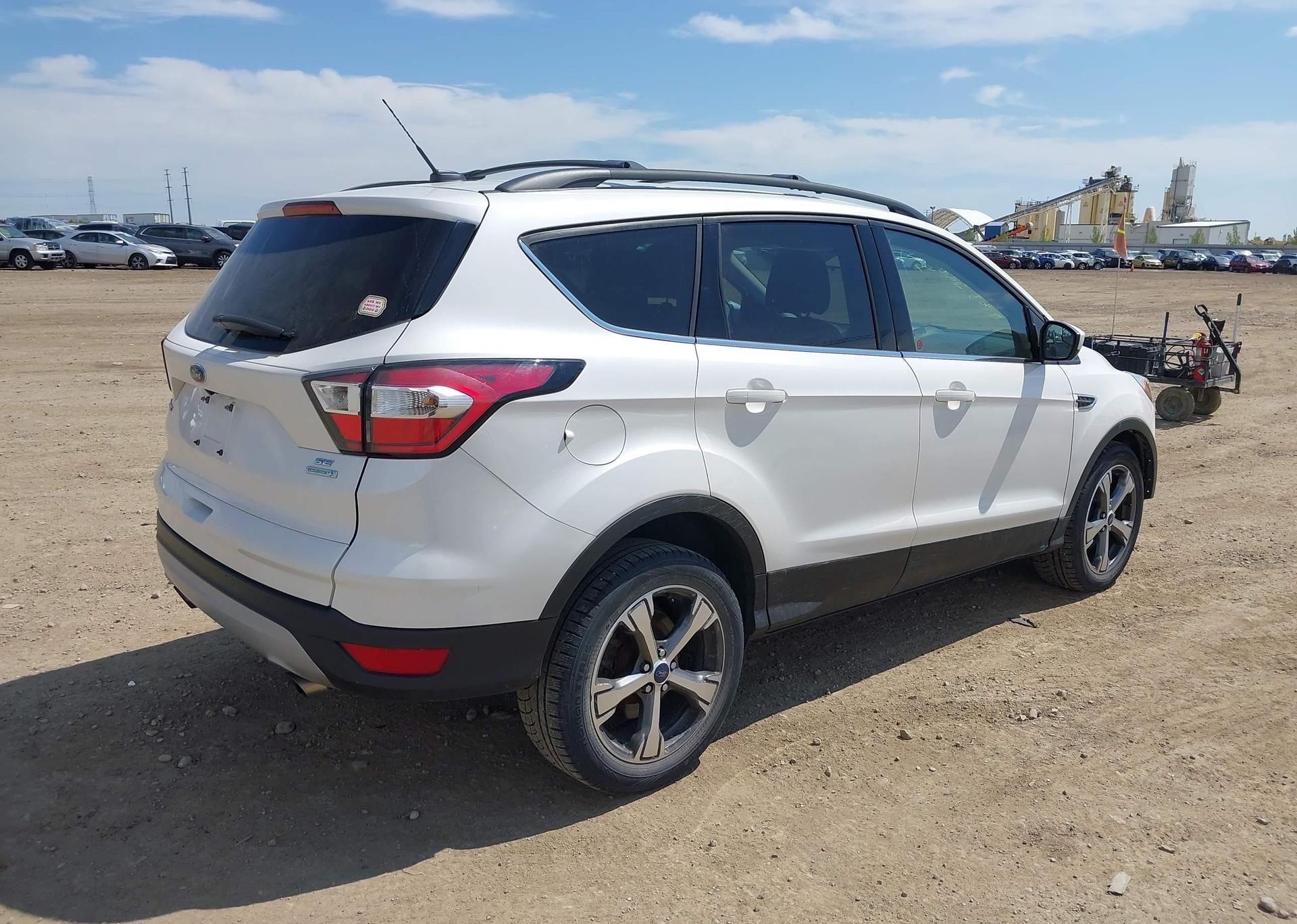2017 FORD ESCAPE SE