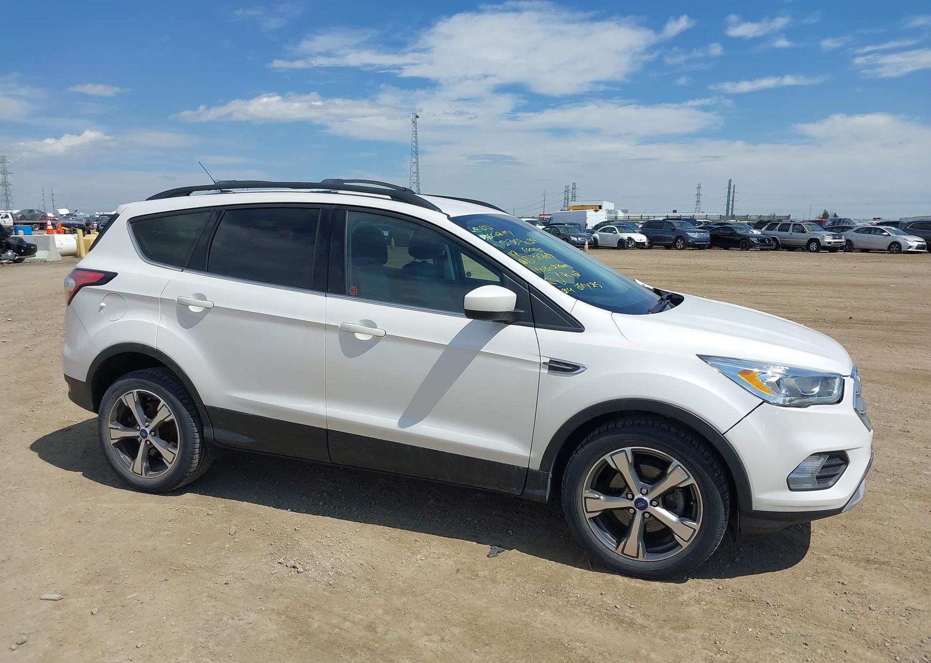 2017 FORD ESCAPE SE