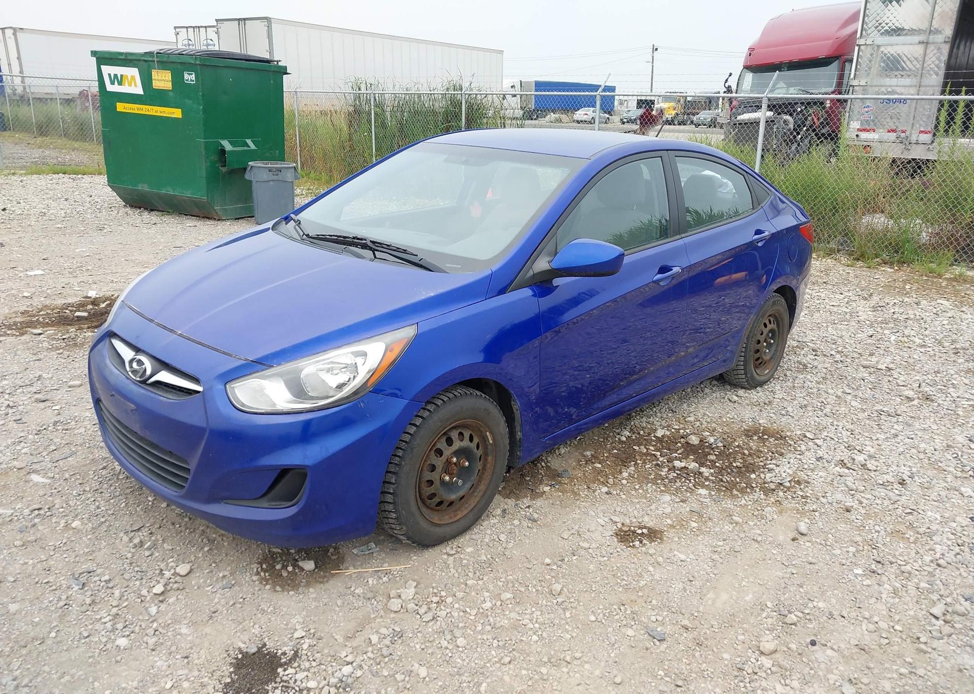 2012 HYUNDAI ACCENT GL