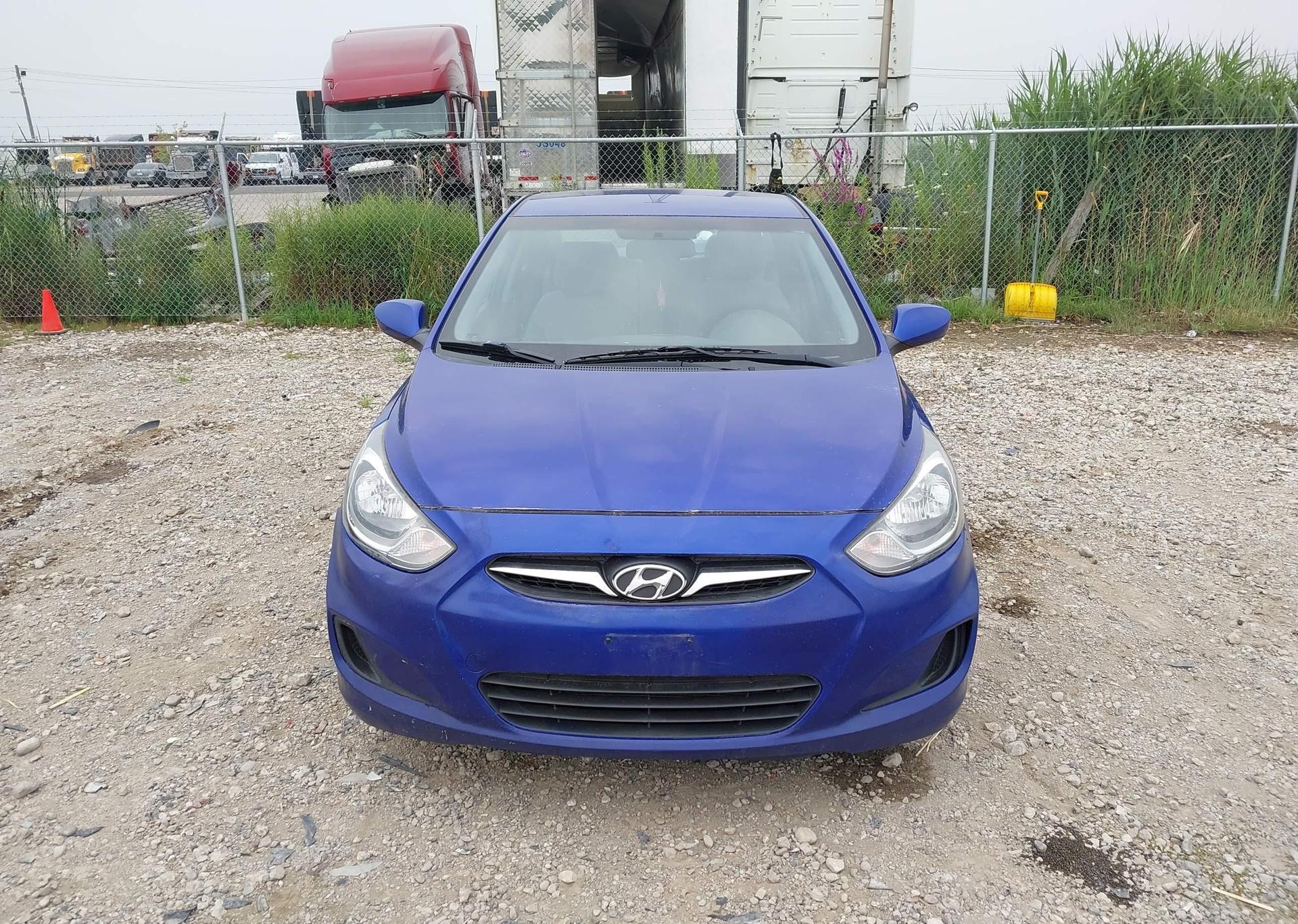 2012 HYUNDAI ACCENT GL