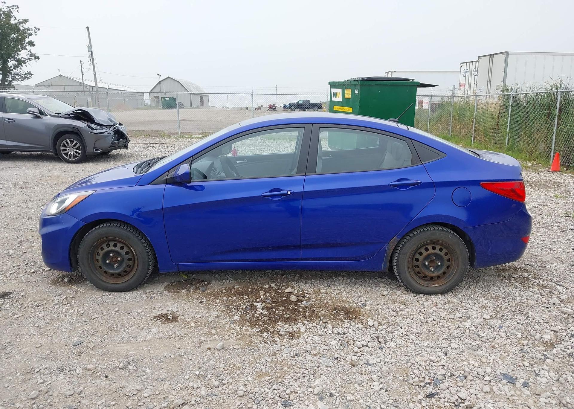 2012 HYUNDAI ACCENT GL