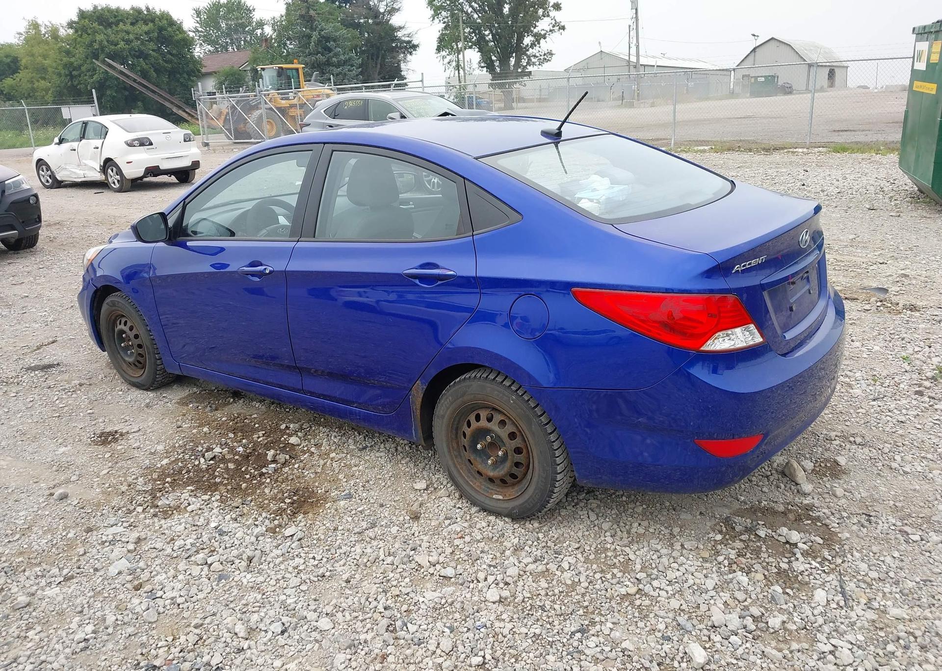 2012 HYUNDAI ACCENT GL