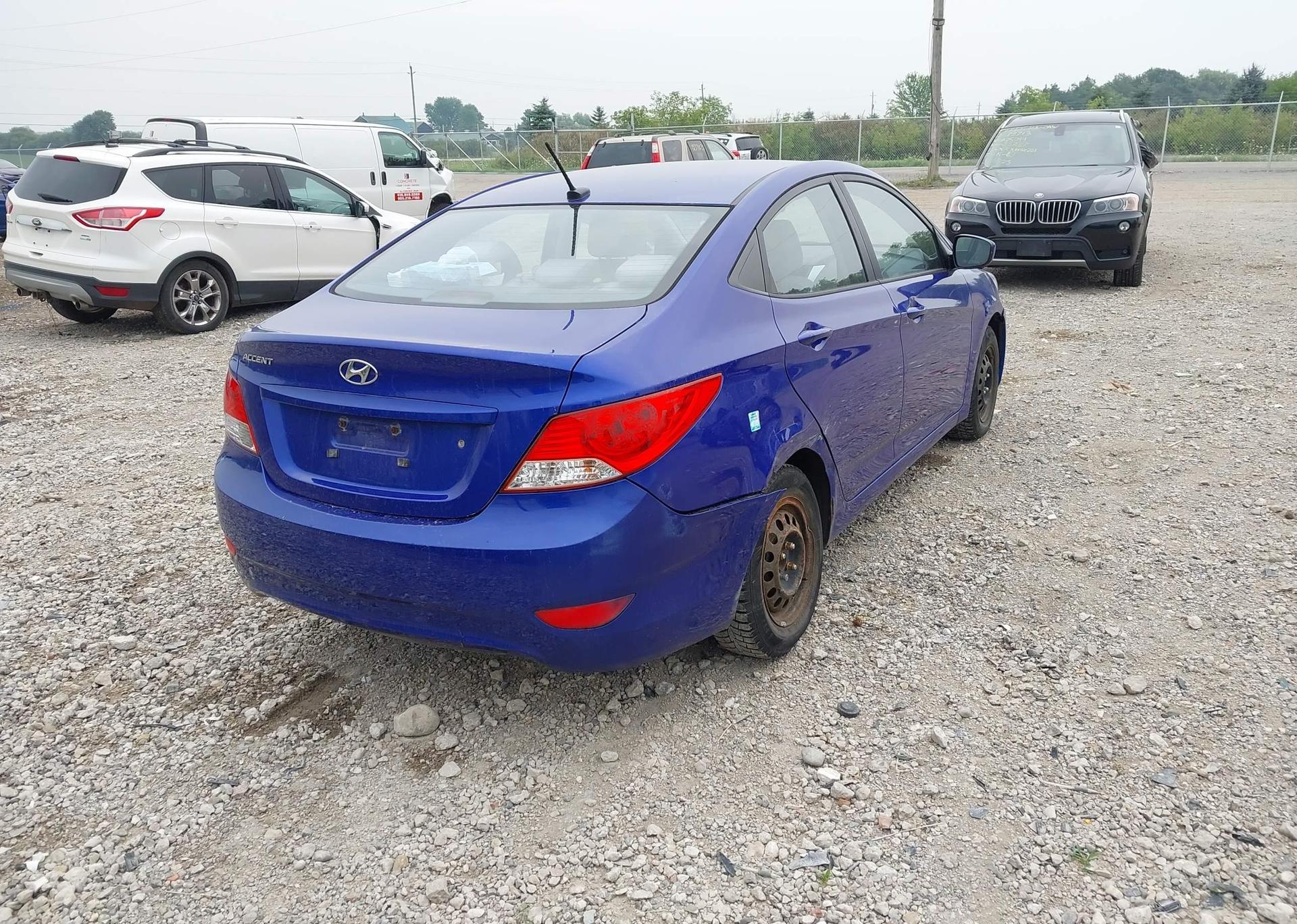 2012 HYUNDAI ACCENT GL