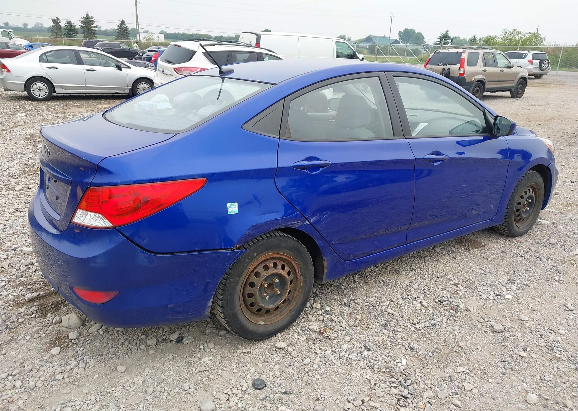2012 HYUNDAI ACCENT GL