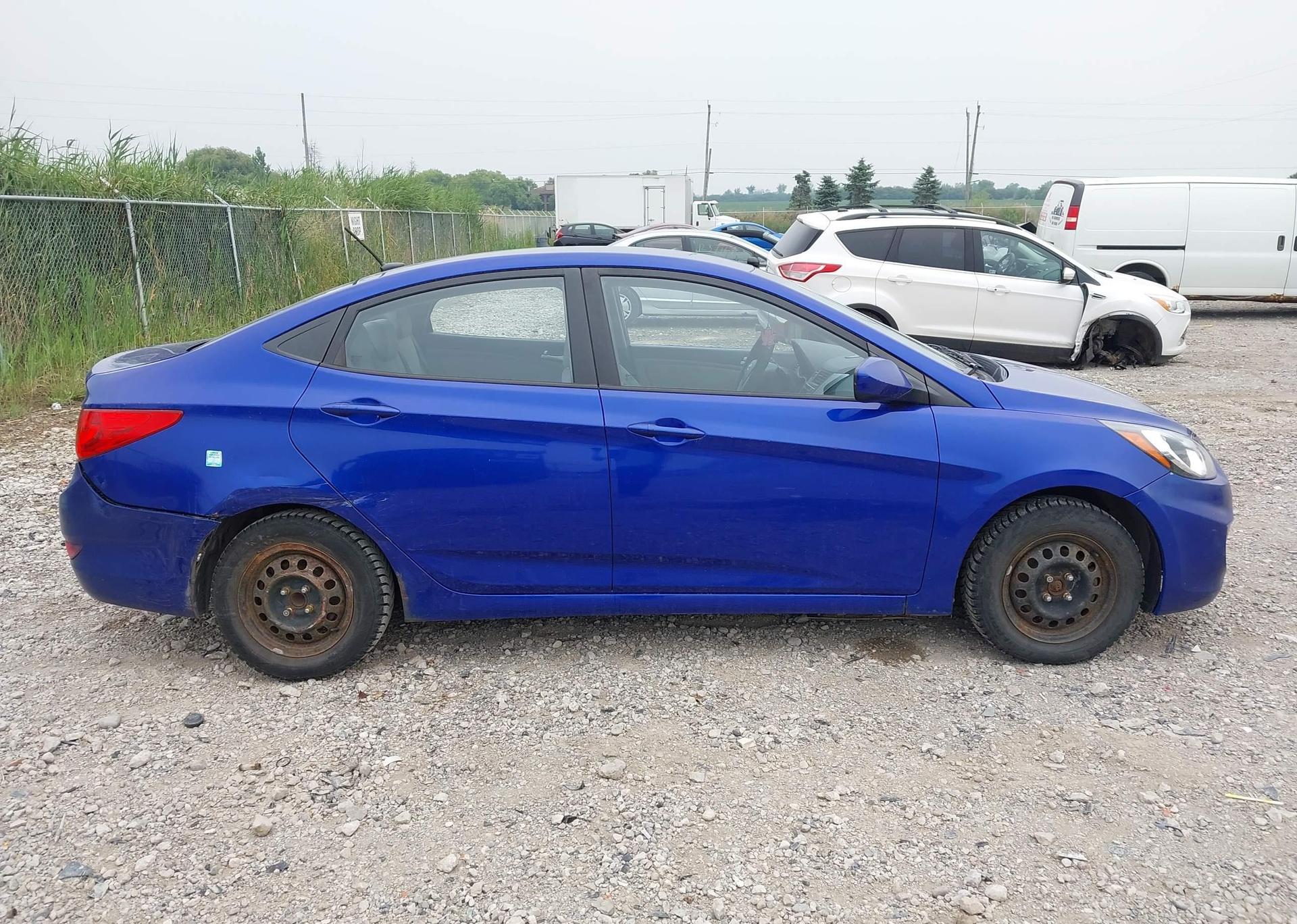 2012 HYUNDAI ACCENT GL