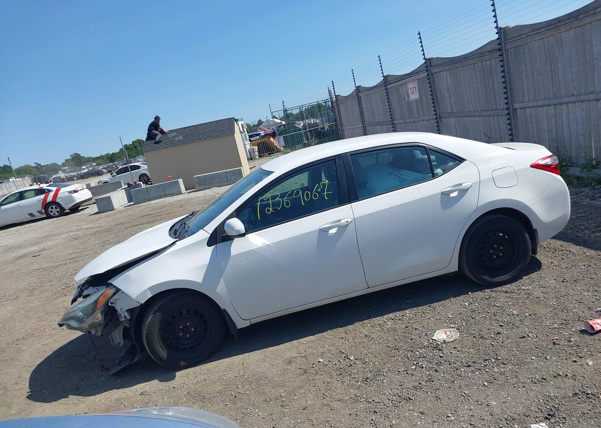 2016 TOYOTA COROLLA LE