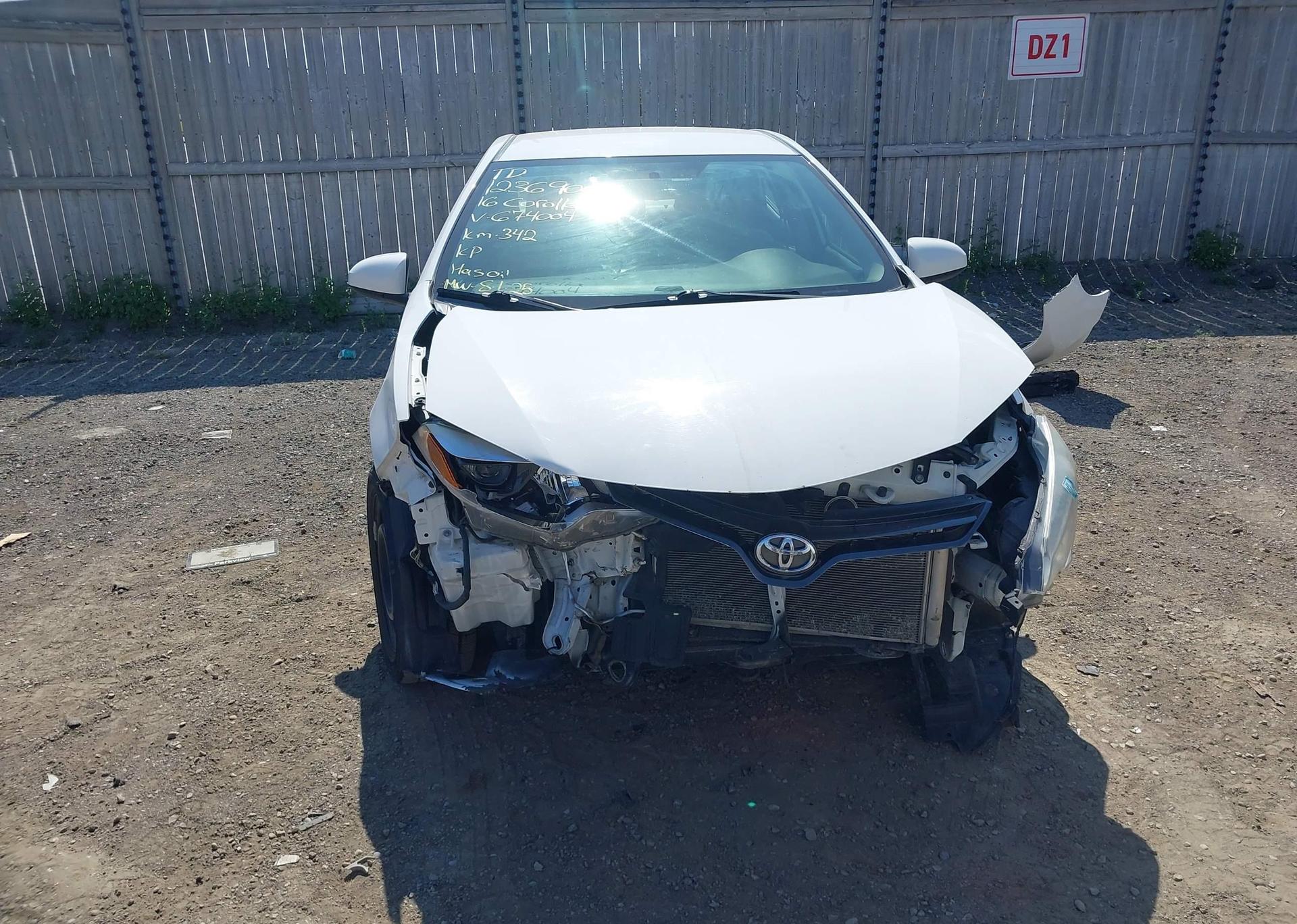 2016 TOYOTA COROLLA LE