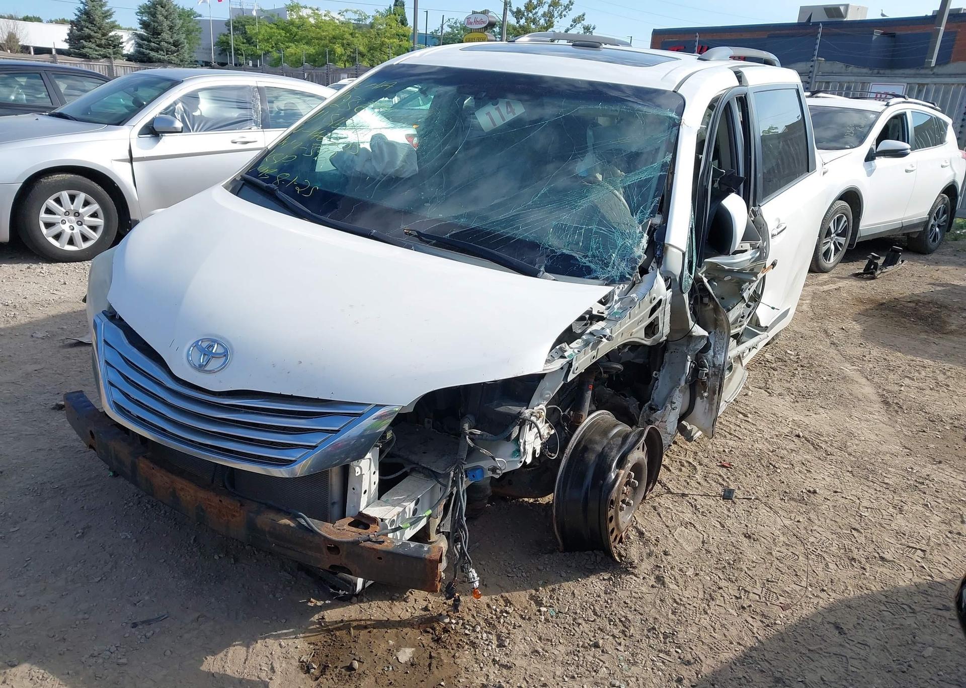 2011 TOYOTA SIENNA XLE