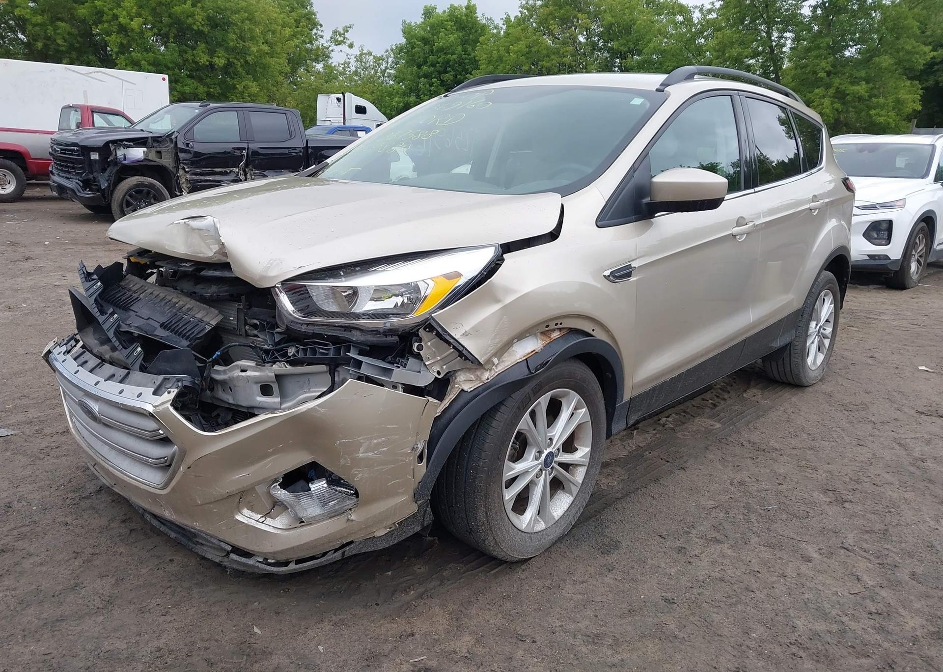 2018 FORD ESCAPE SE