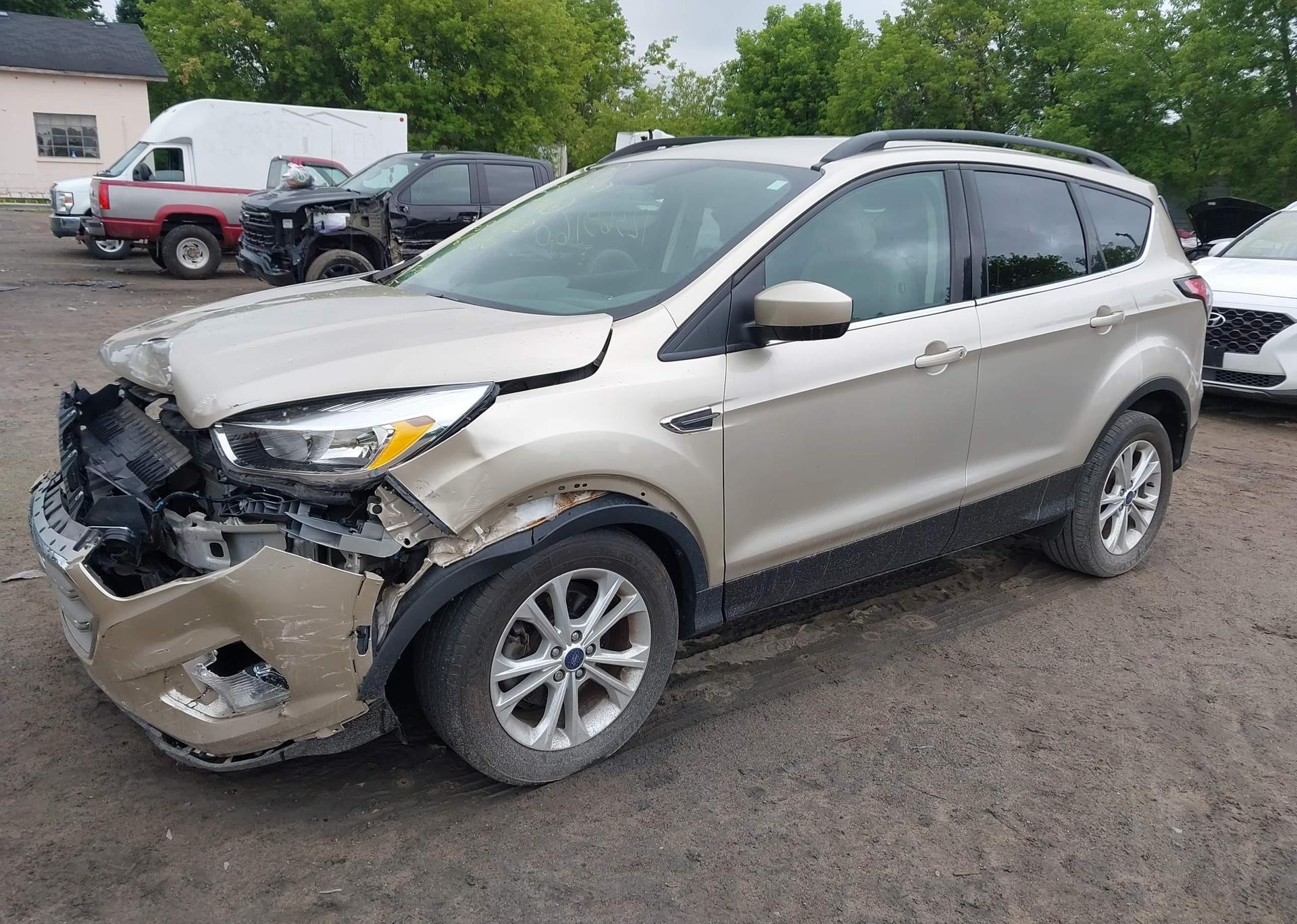 2018 FORD ESCAPE SE