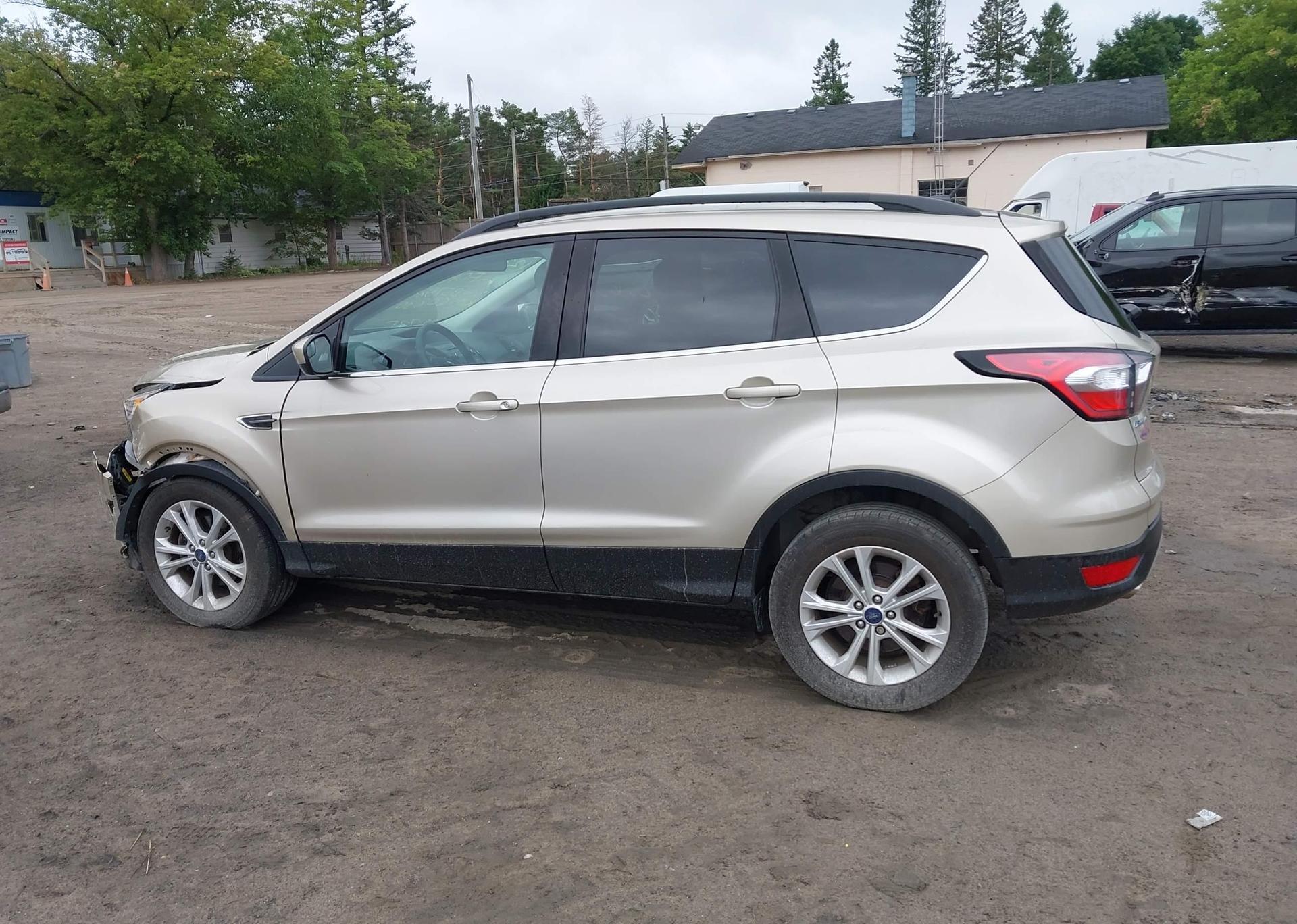 2018 FORD ESCAPE SE