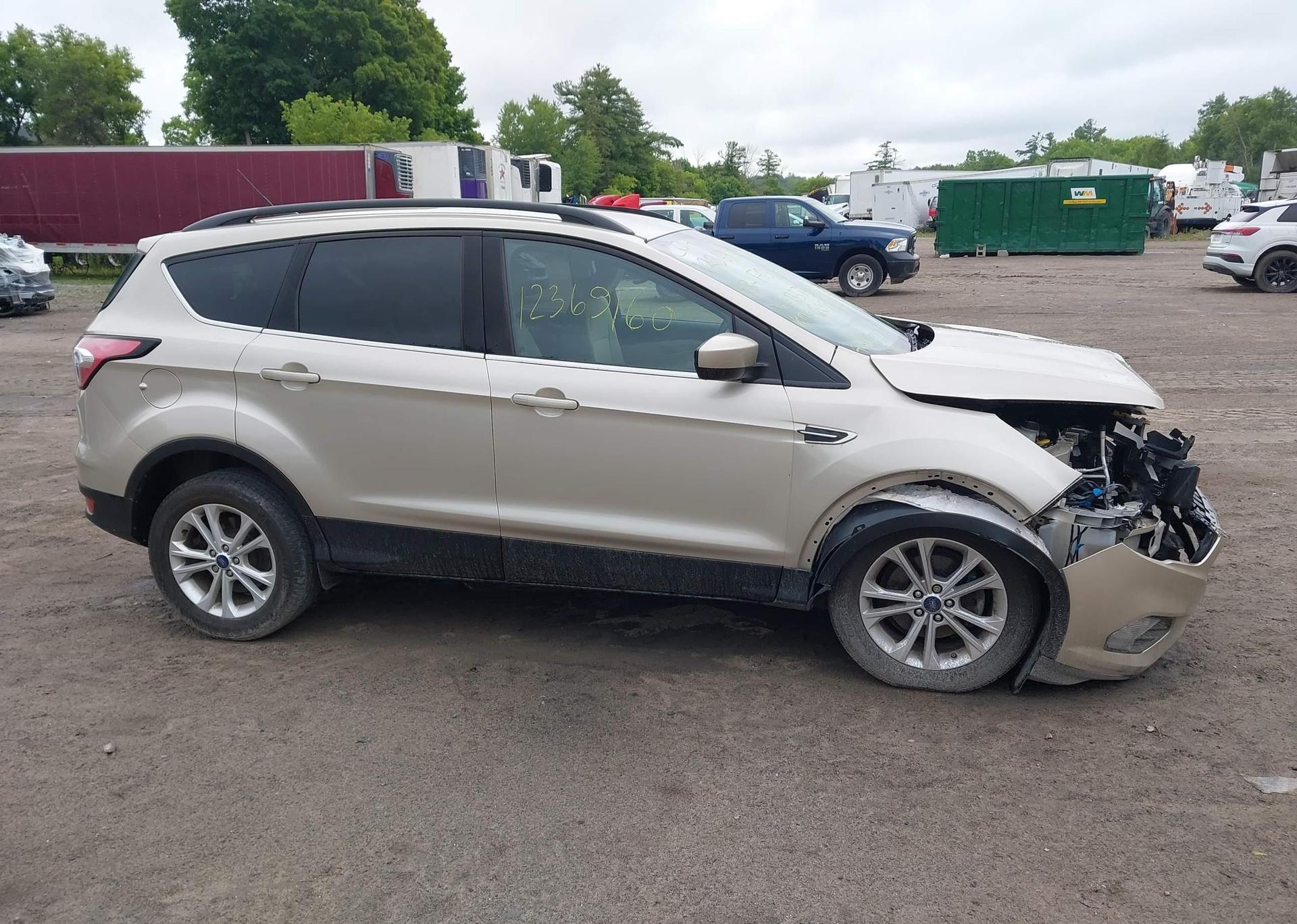 2018 FORD ESCAPE SE