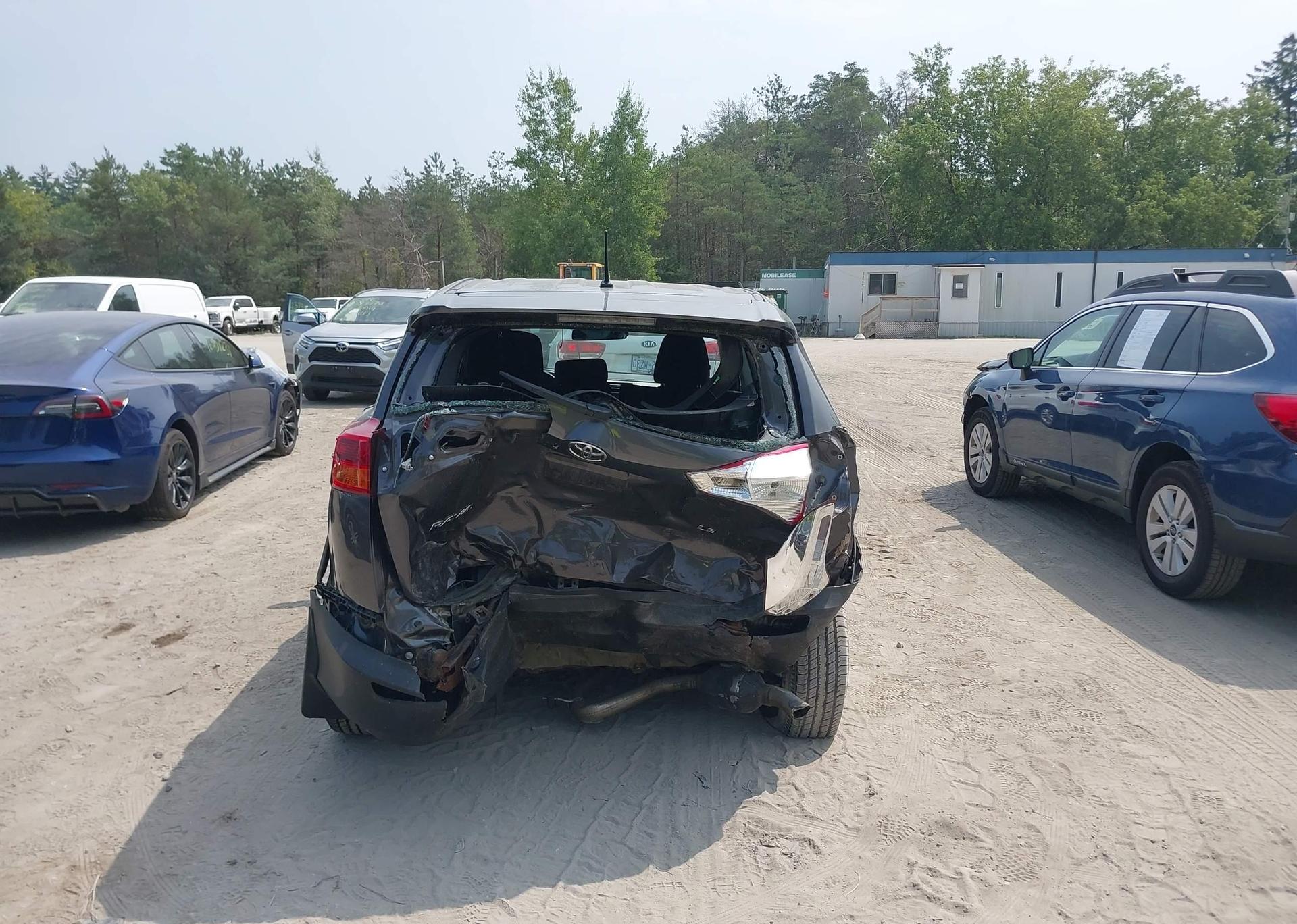 2015 TOYOTA RAV4 LE