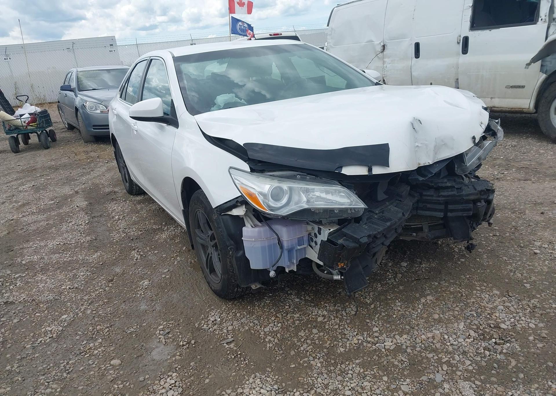 2016 TOYOTA CAMRY LE