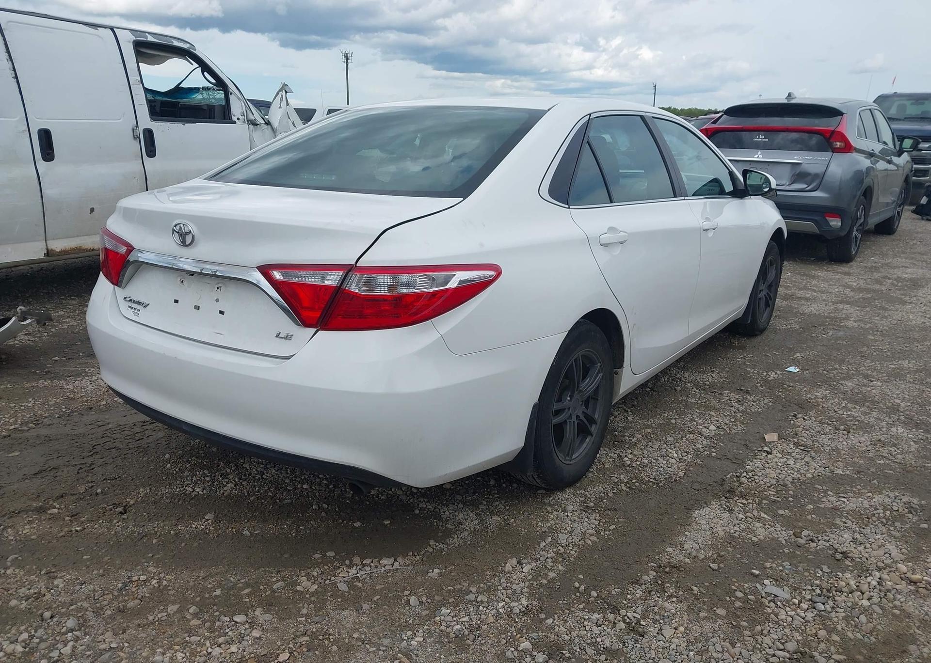2016 TOYOTA CAMRY LE