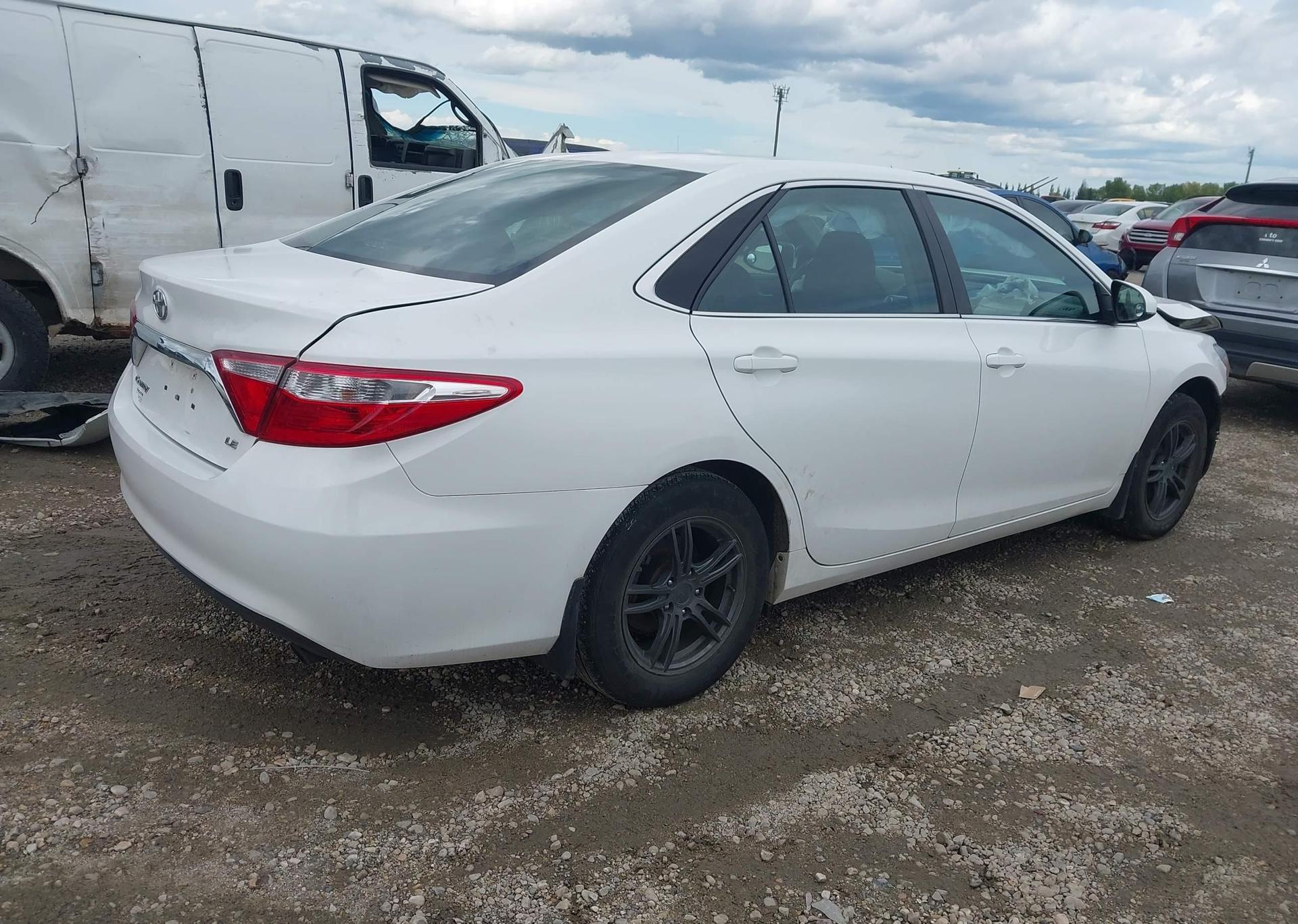 2016 TOYOTA CAMRY LE