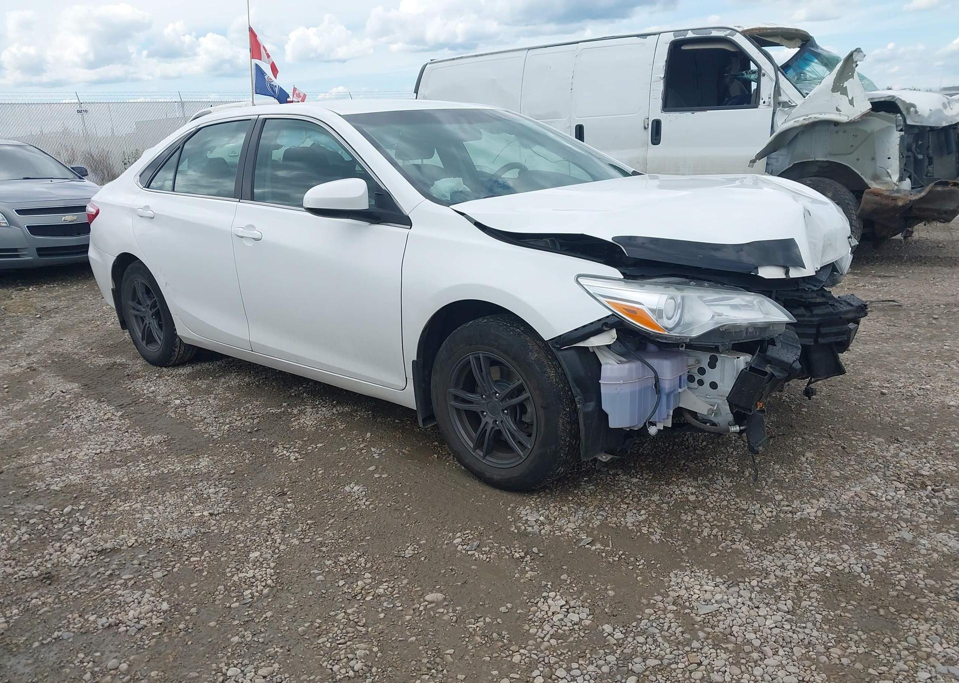 2016 TOYOTA CAMRY LE