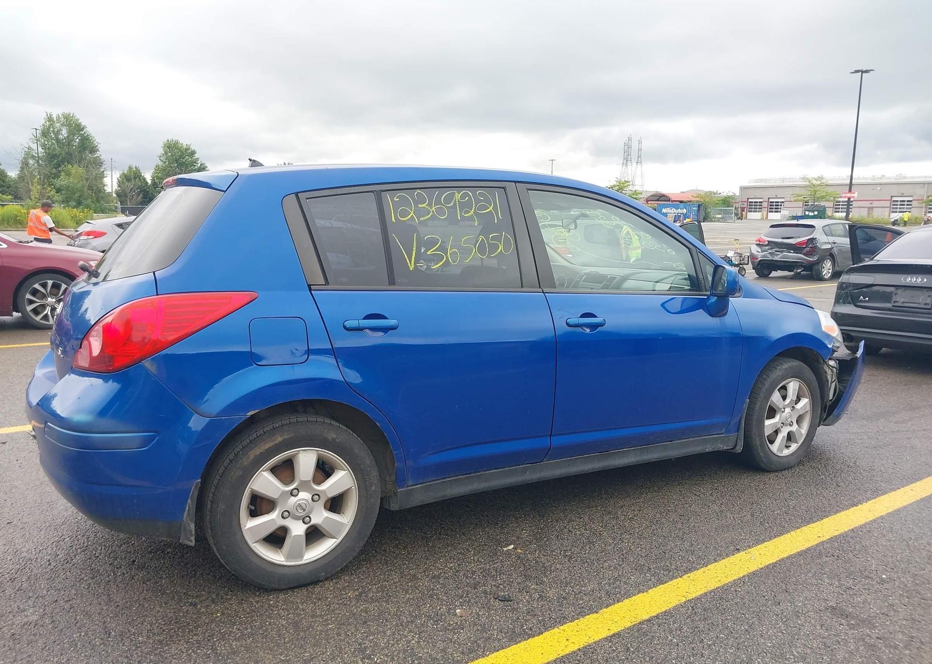 2009 NISSAN VERSA