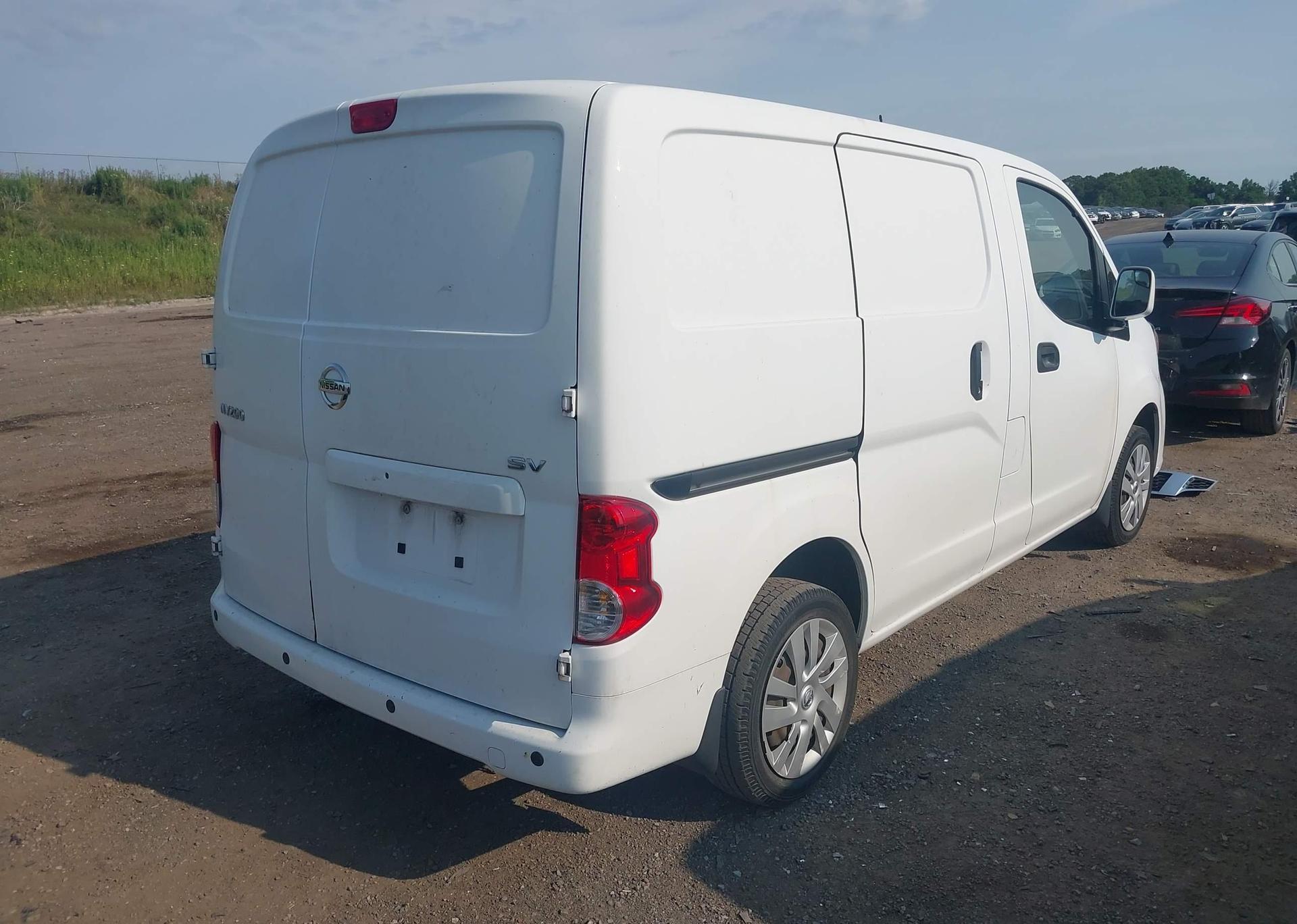 2017 NISSAN NV200 S