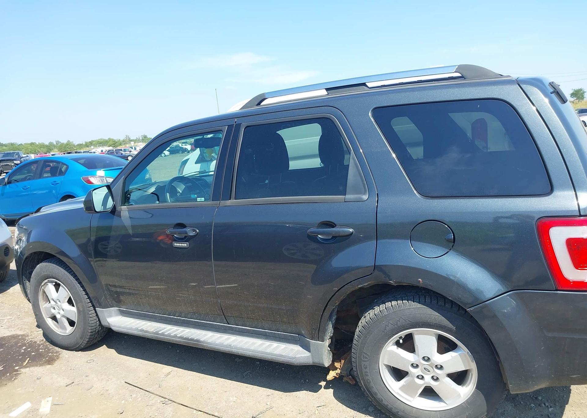 2009 FORD ESCAPE LIMITED