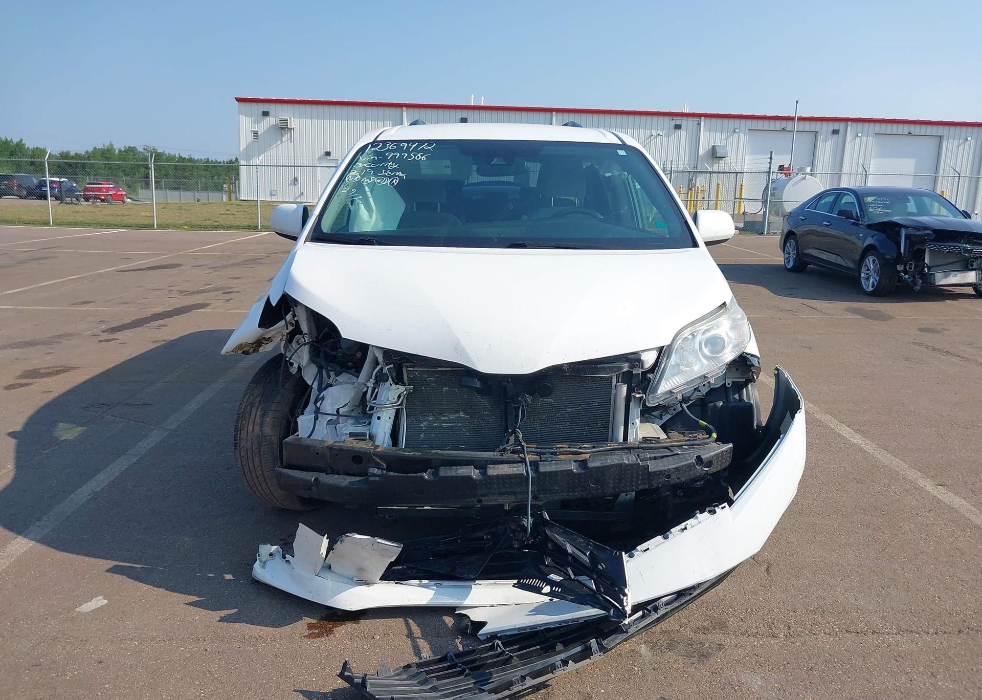 2019 TOYOTA SIENNA LE 8-PASSENGER