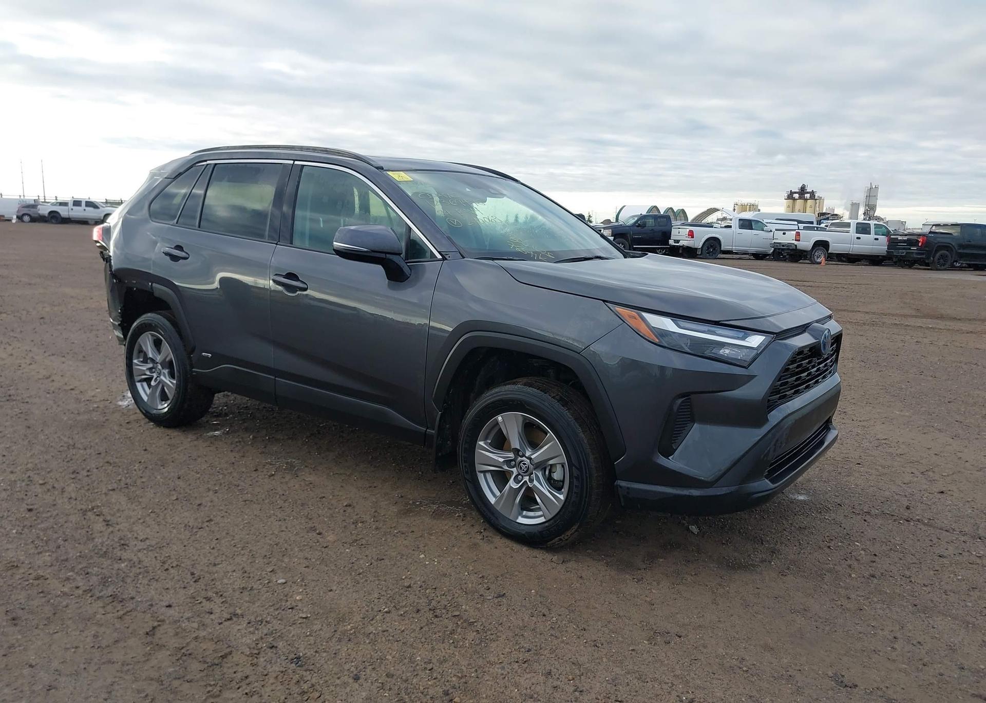 2024 TOYOTA RAV4 XLE