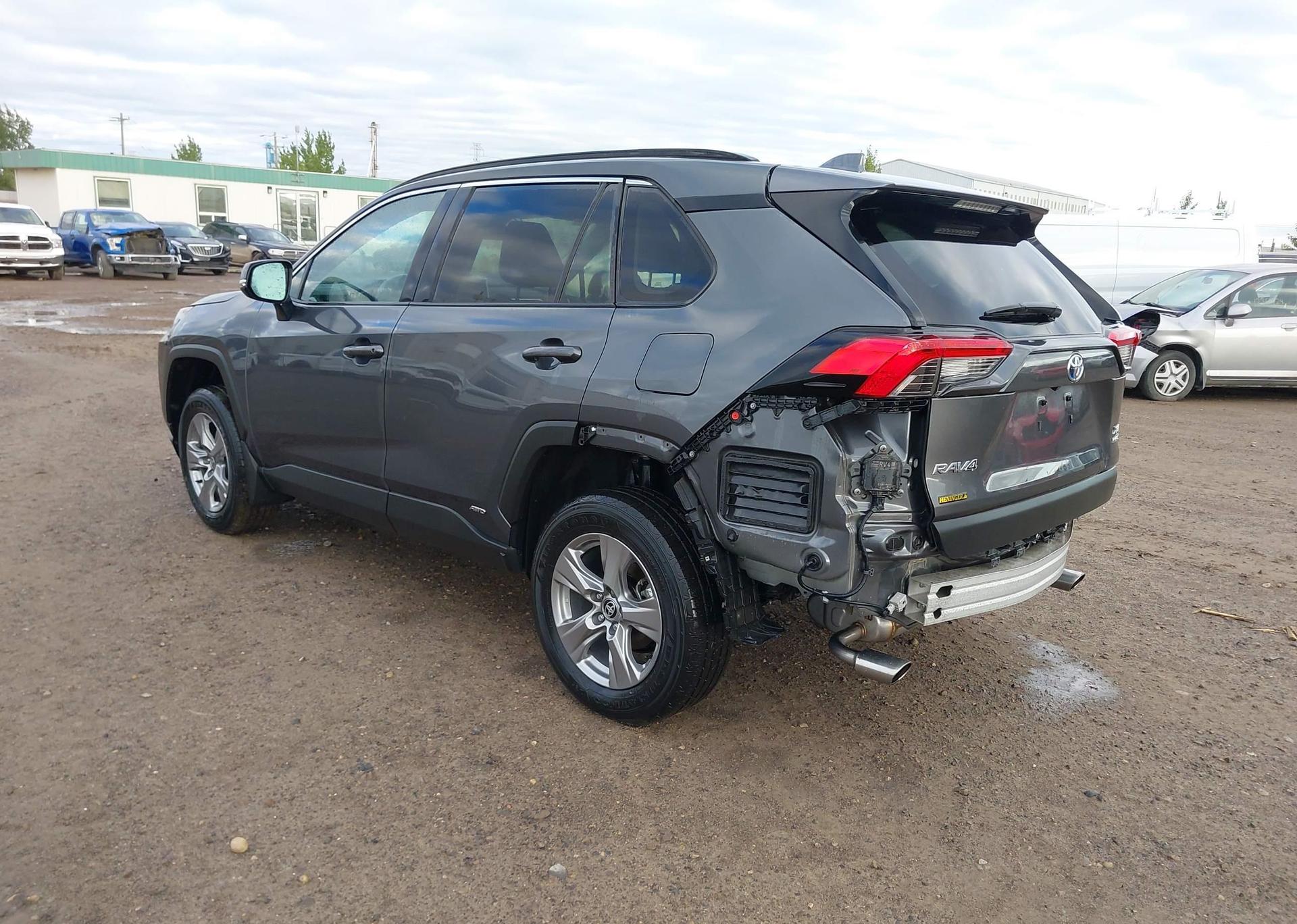 2024 TOYOTA RAV4 XLE