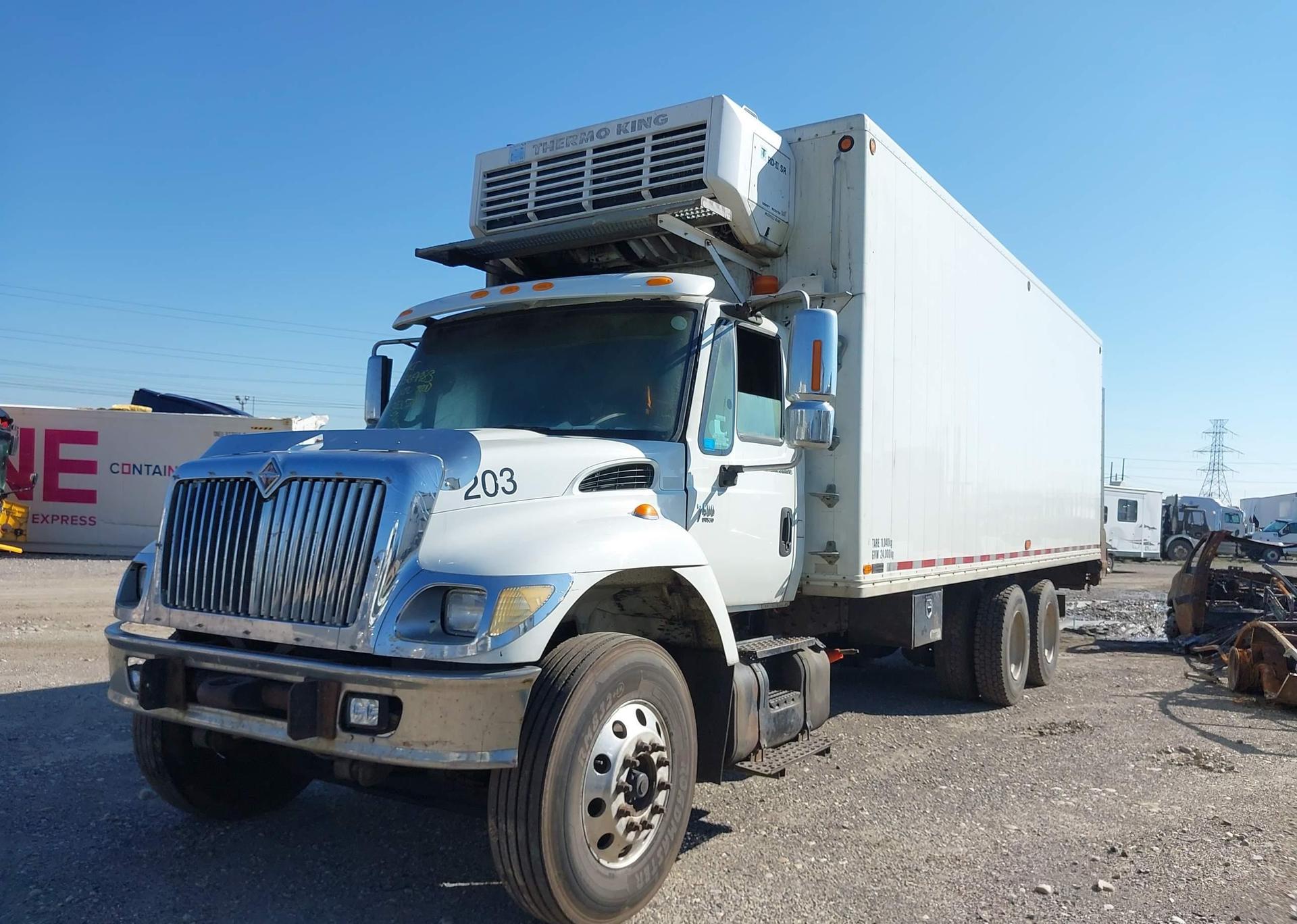 2003 INTERNATIONAL 7000 7400