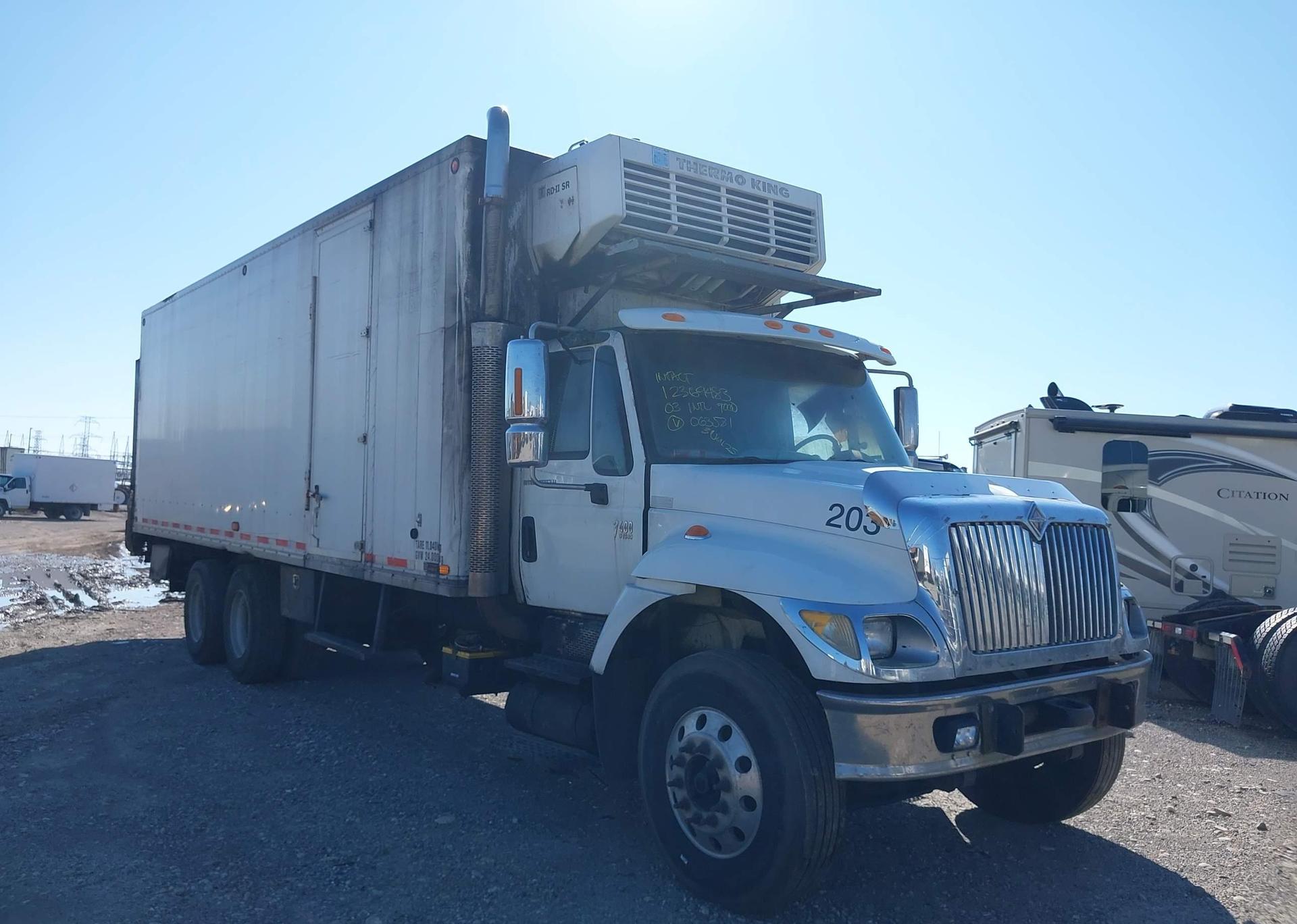 2003 INTERNATIONAL 7000 7400
