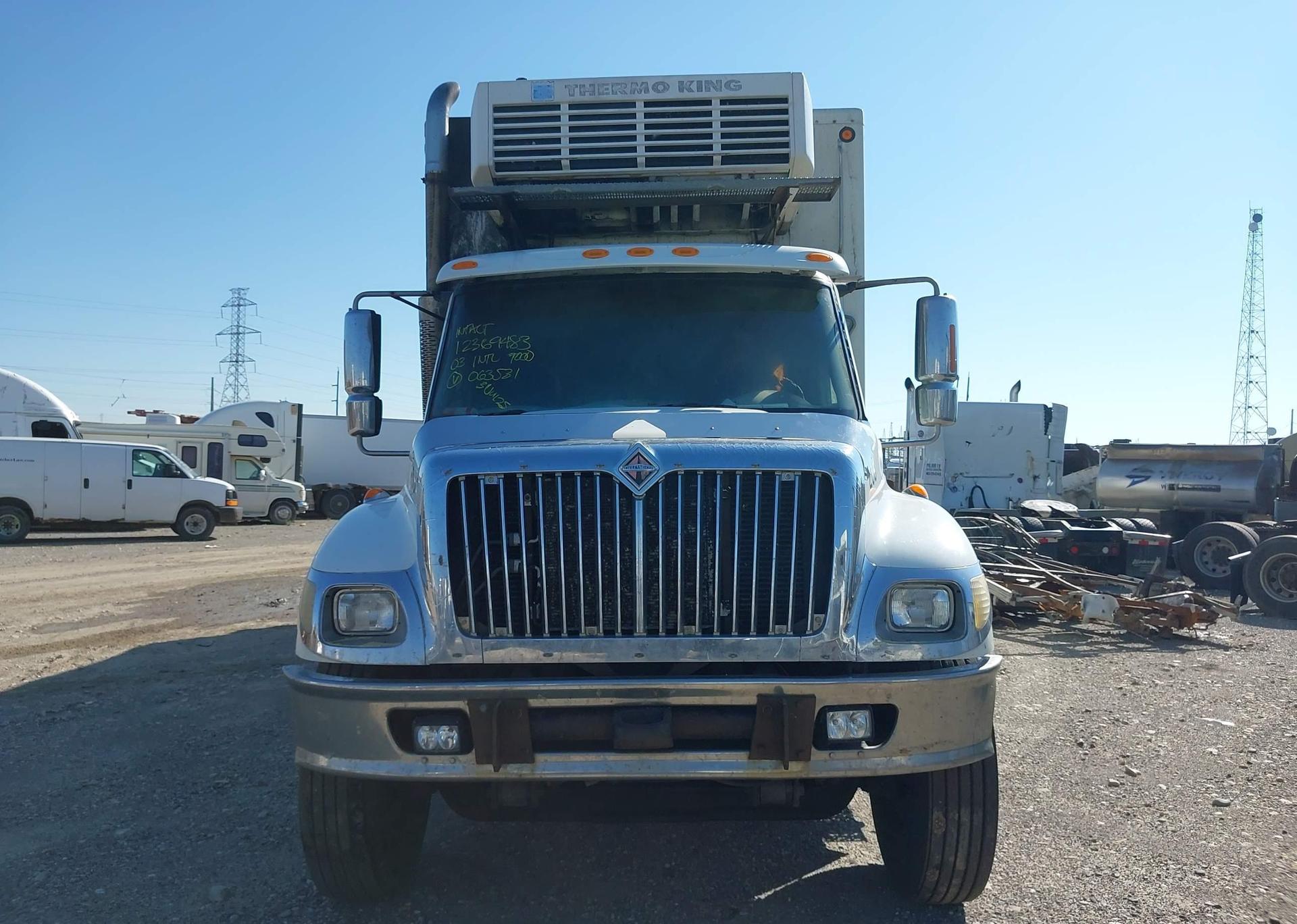 2003 INTERNATIONAL 7000 7400