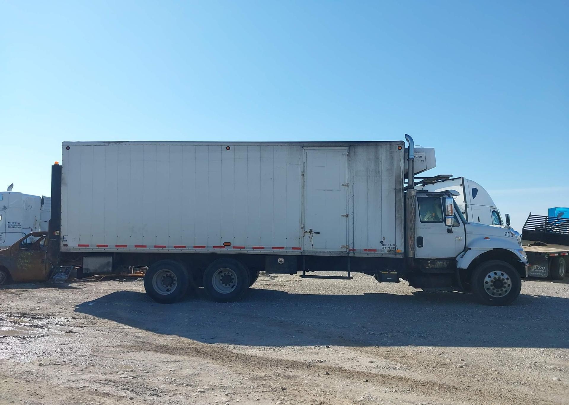 2003 INTERNATIONAL 7000 7400